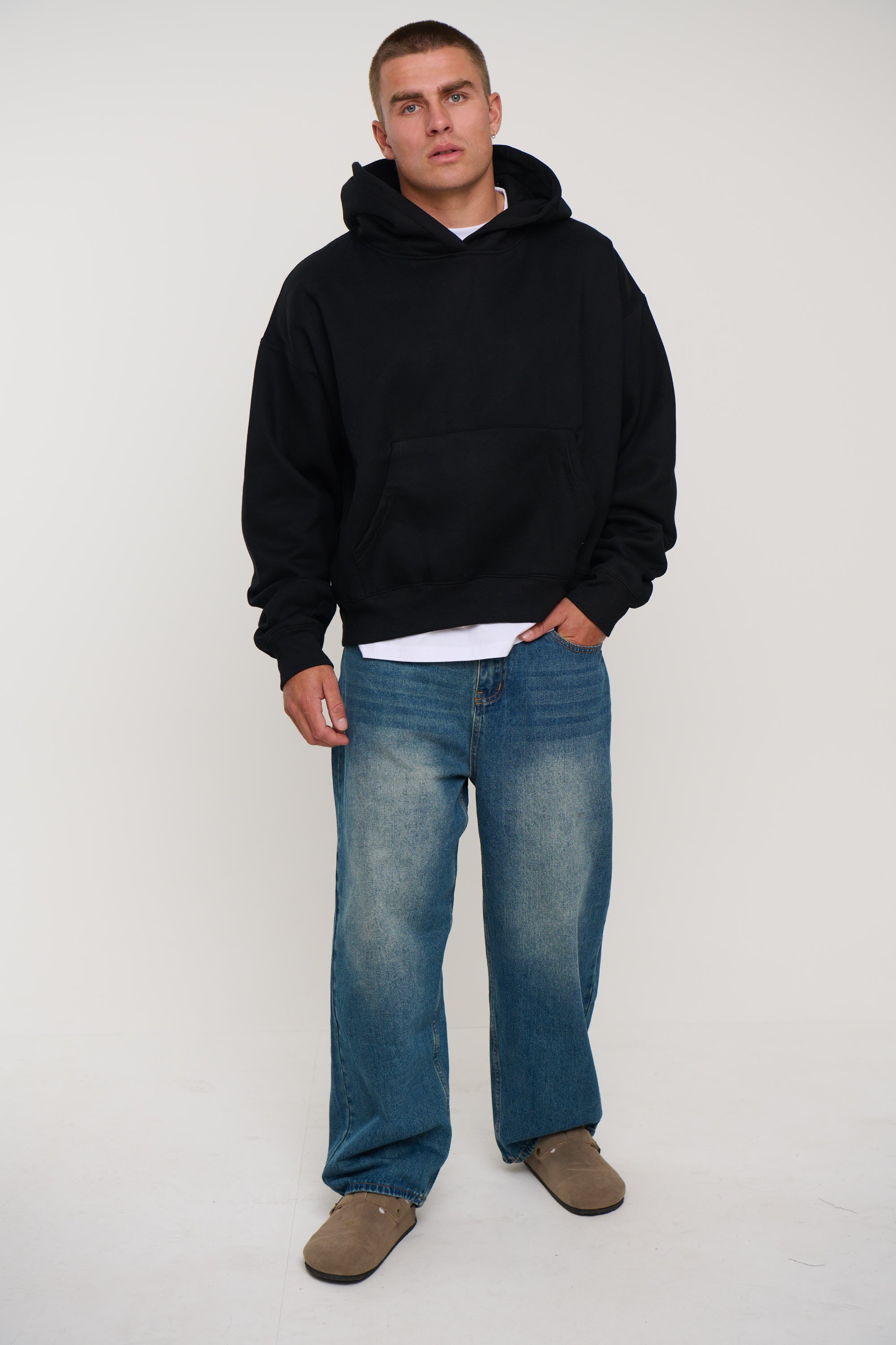 Roman Cropped Drop Hoodie Black