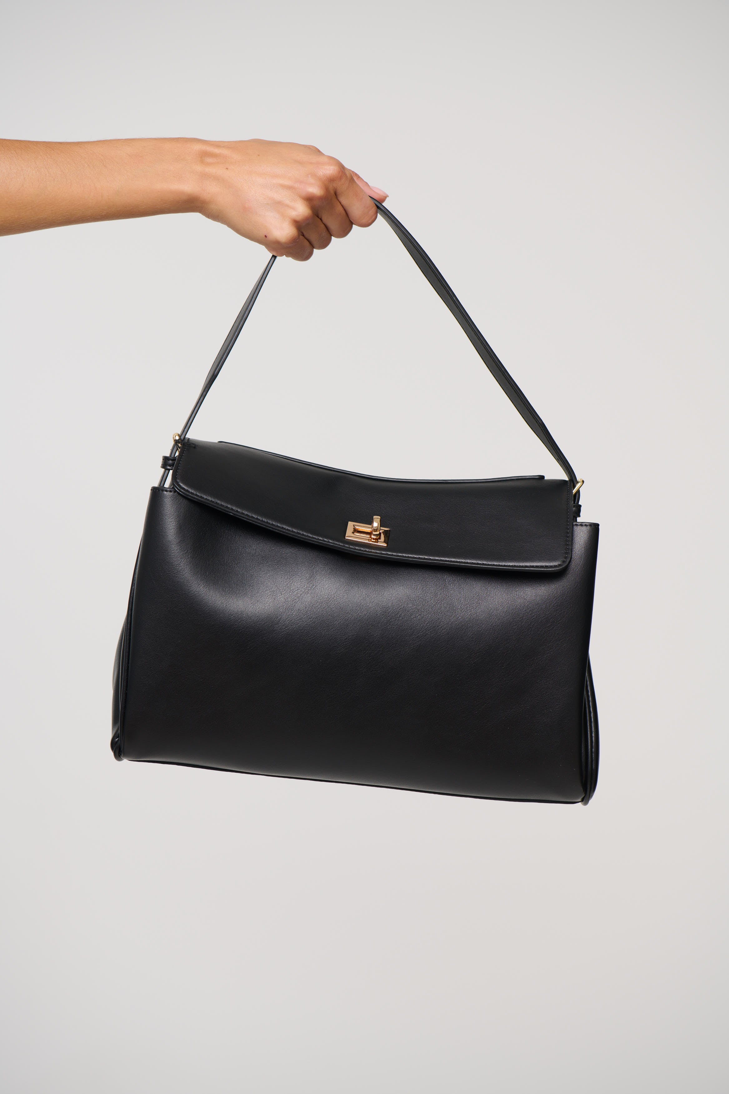Taye Classic Shoulder Bag Black