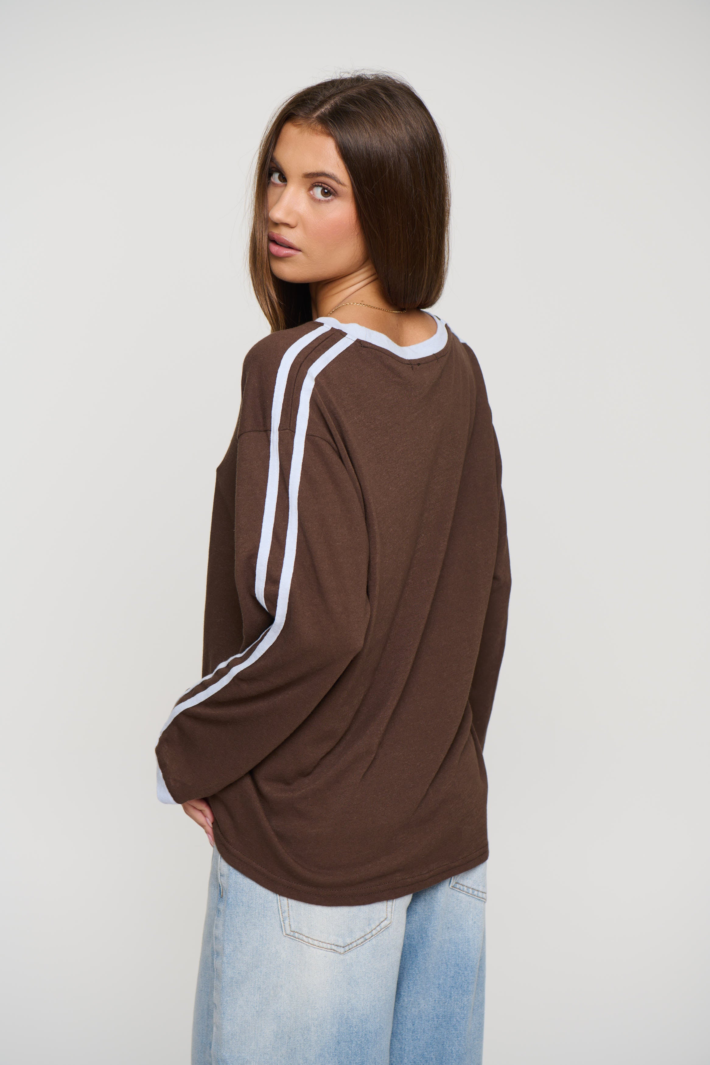 Hollis Long Sleeve Chocolate