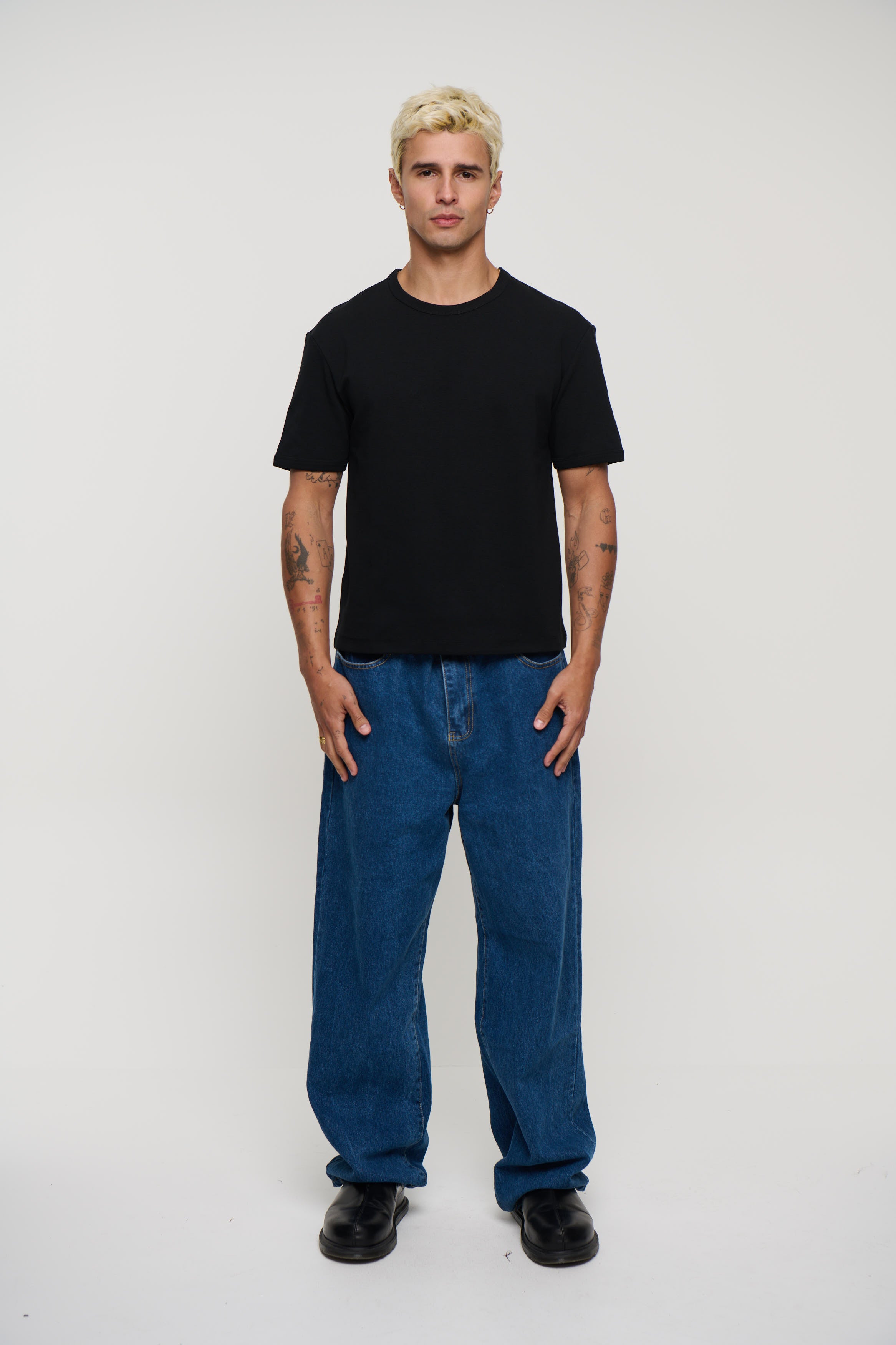 Charlie Ringer Tee Plain Black