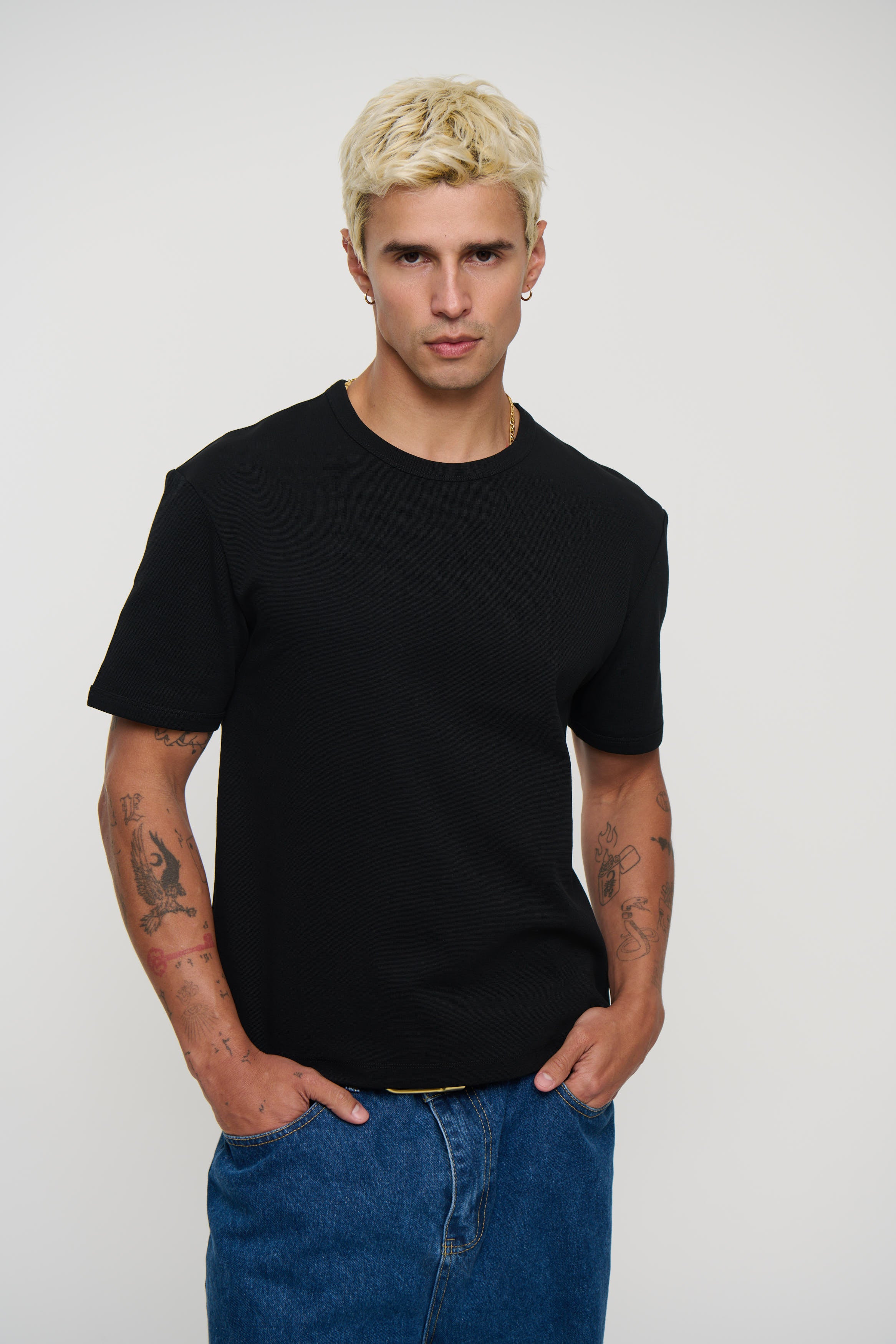Charlie Ringer Tee Plain Black