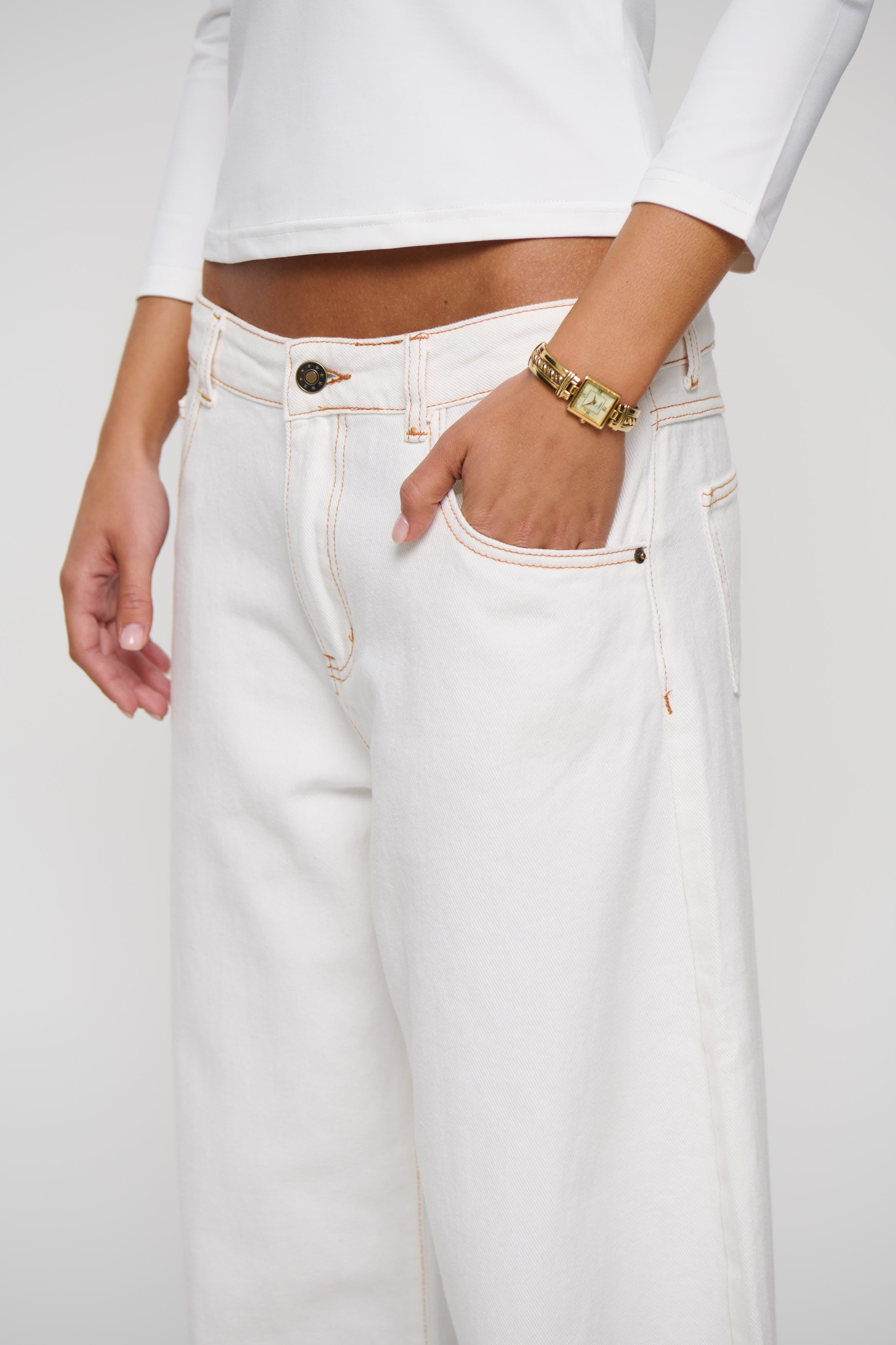 Horseshoe Cropped Jean Porcelain