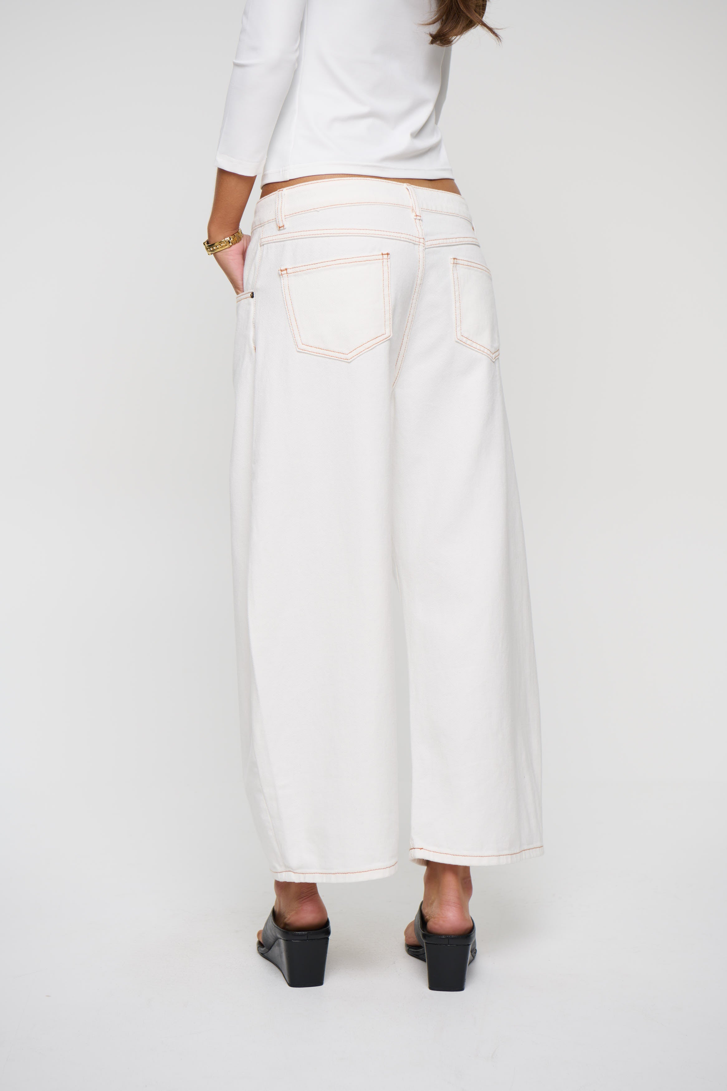 Horseshoe Cropped Jean Porcelain