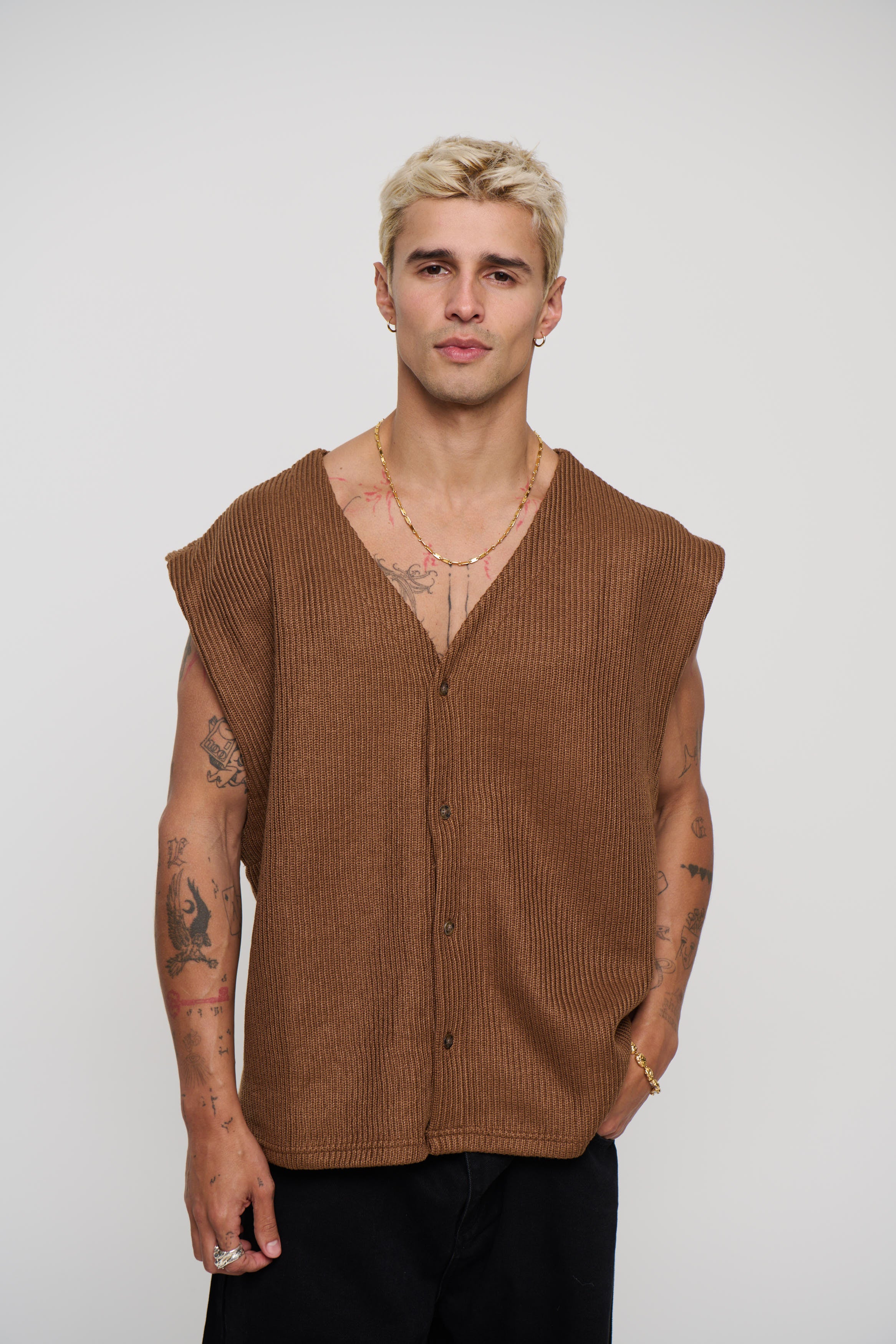 Cassius Knitted Vest Choc
