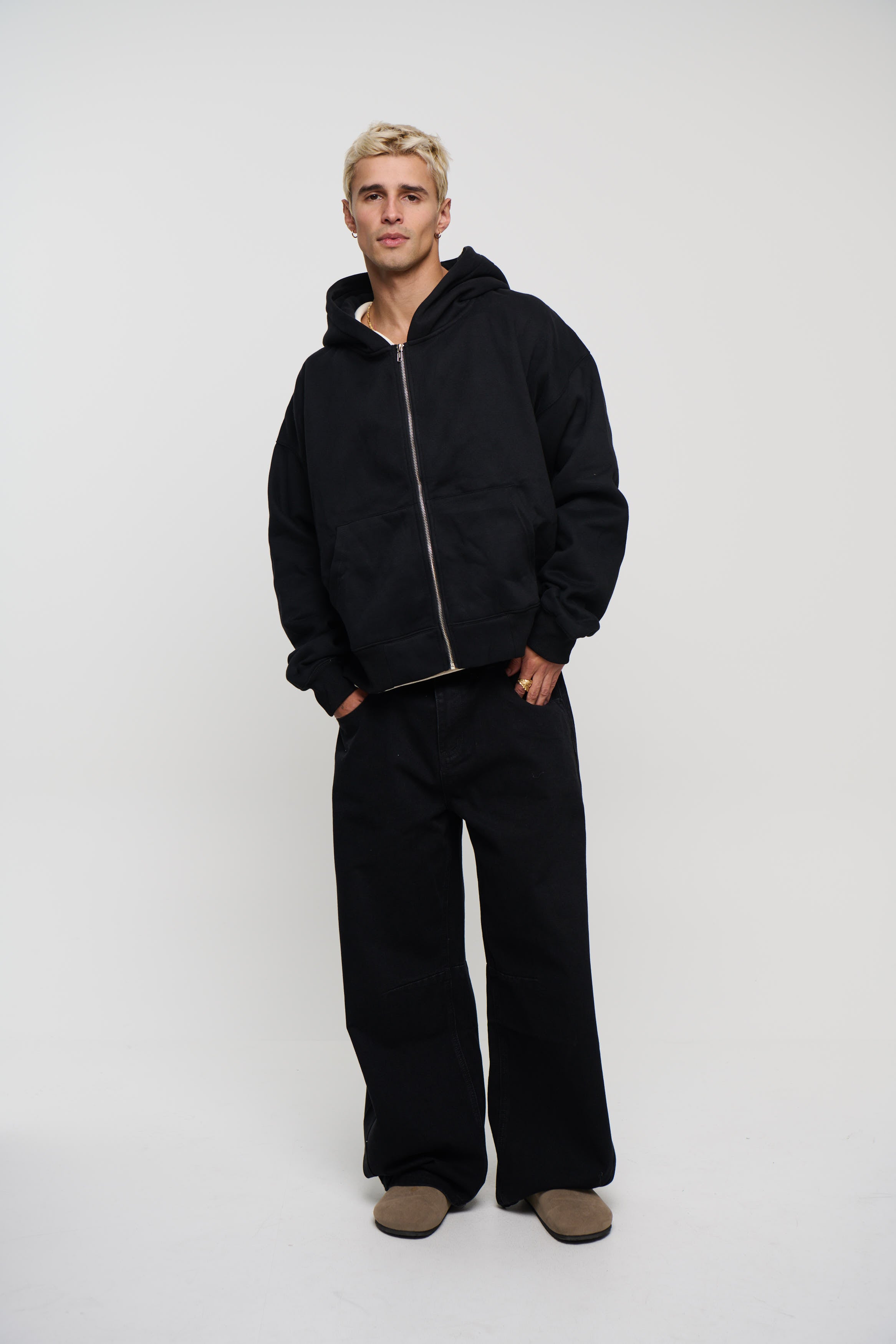 Roman Zip Hoodie Black