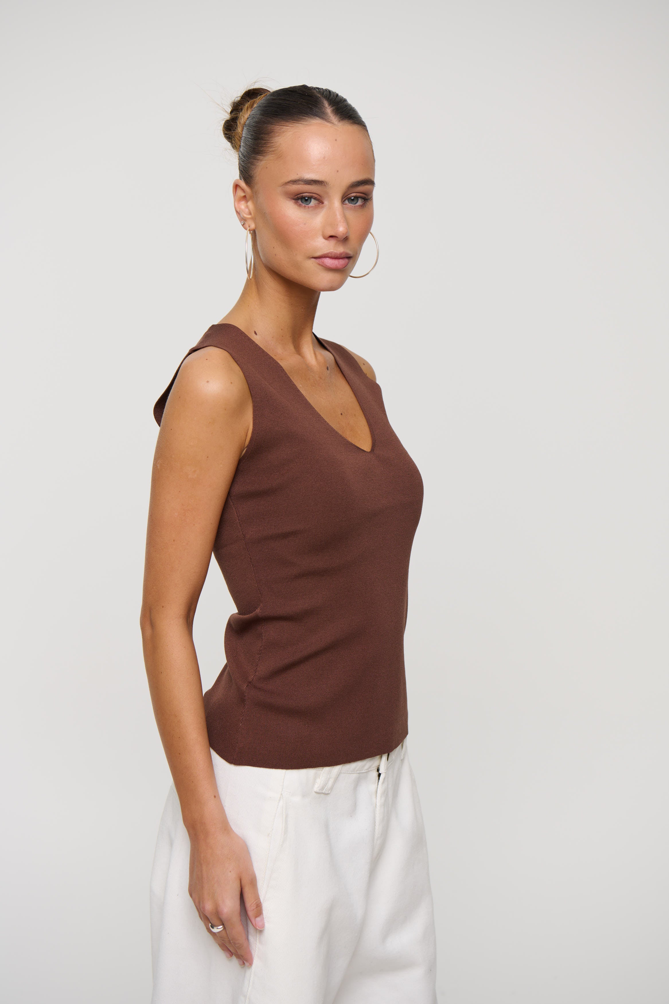 Isla V Neck Tank Chocolate