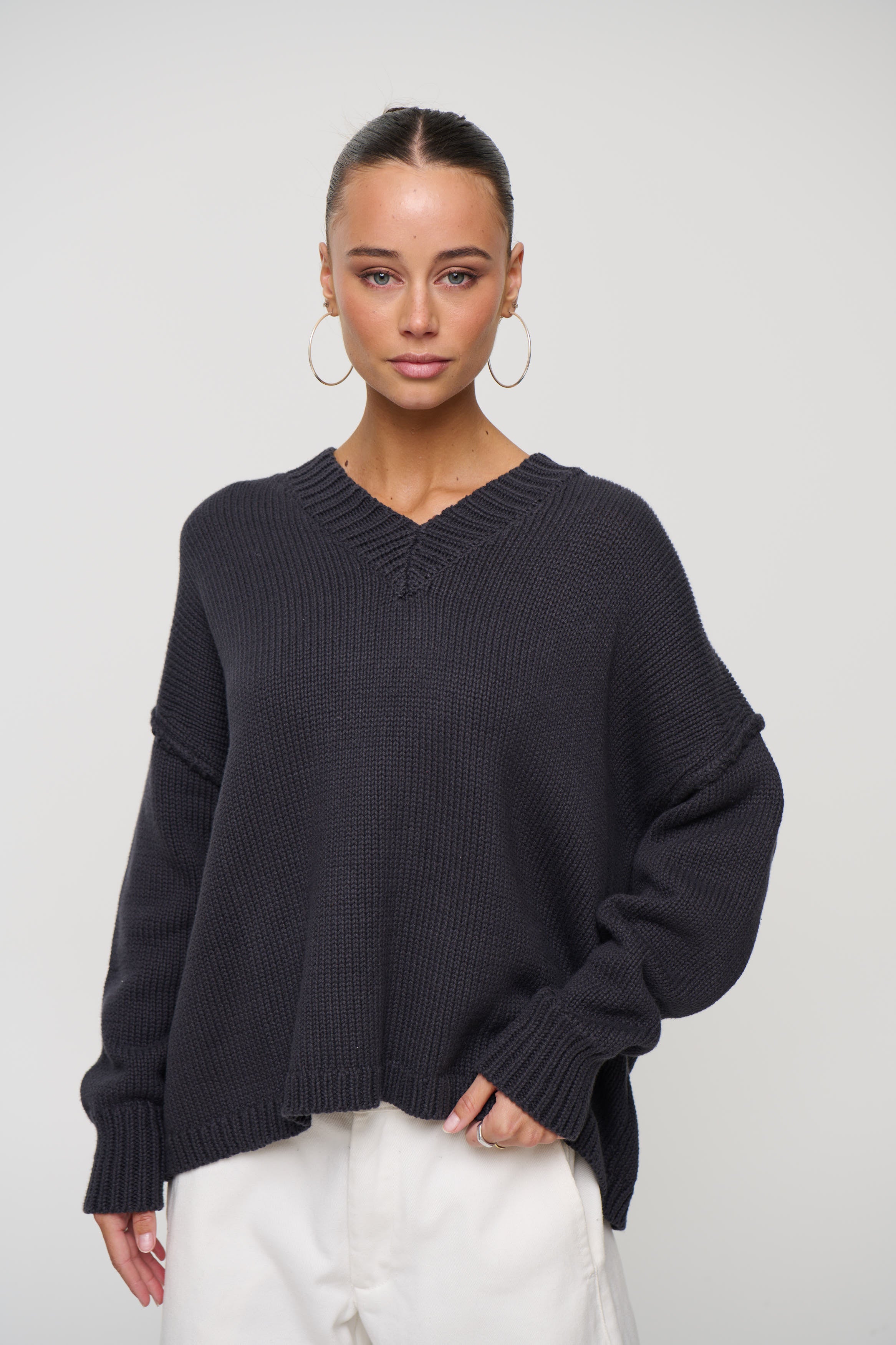 Willow V Neck Knit Navy