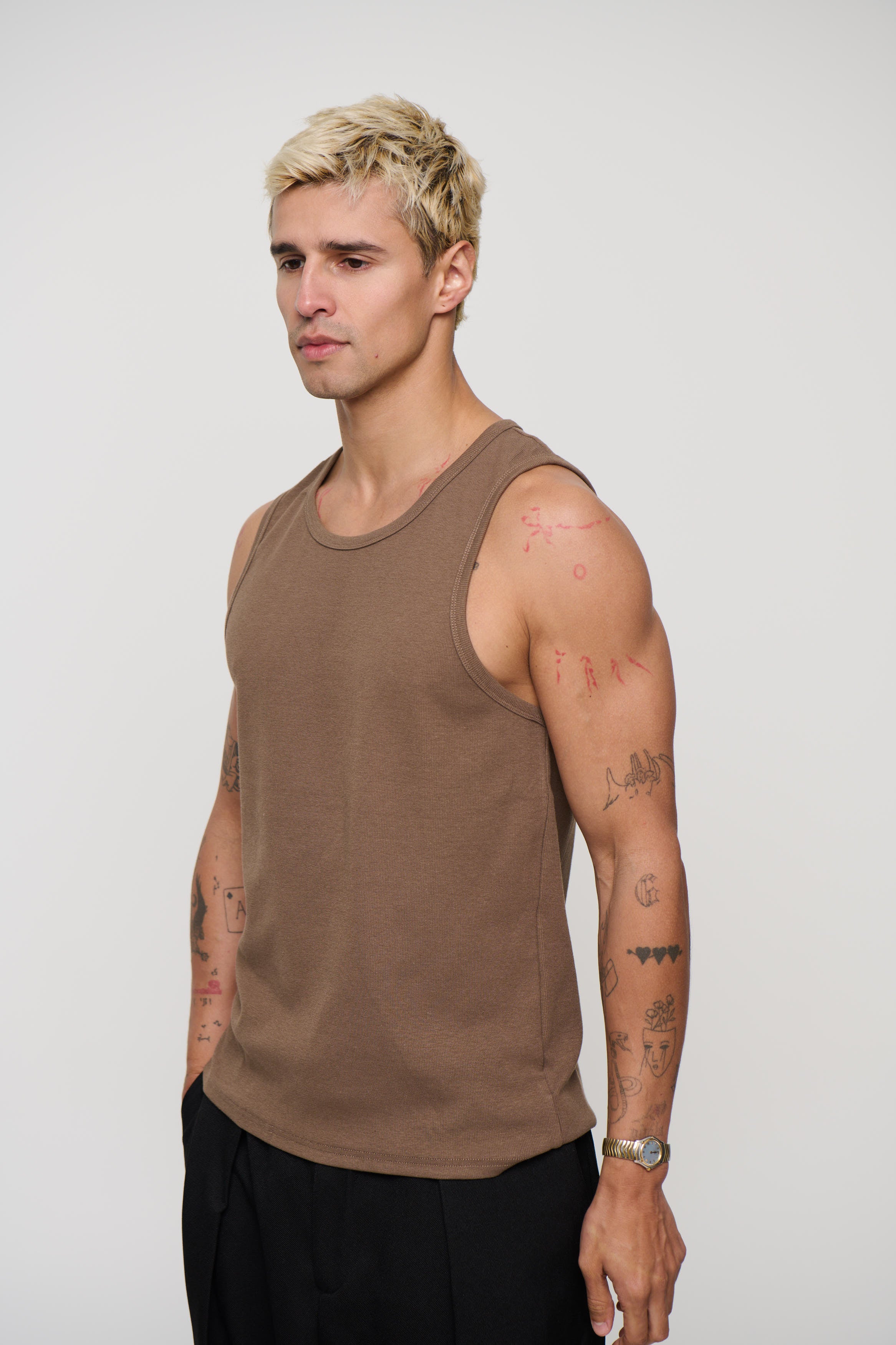 Declan Fitted Tank Choc
