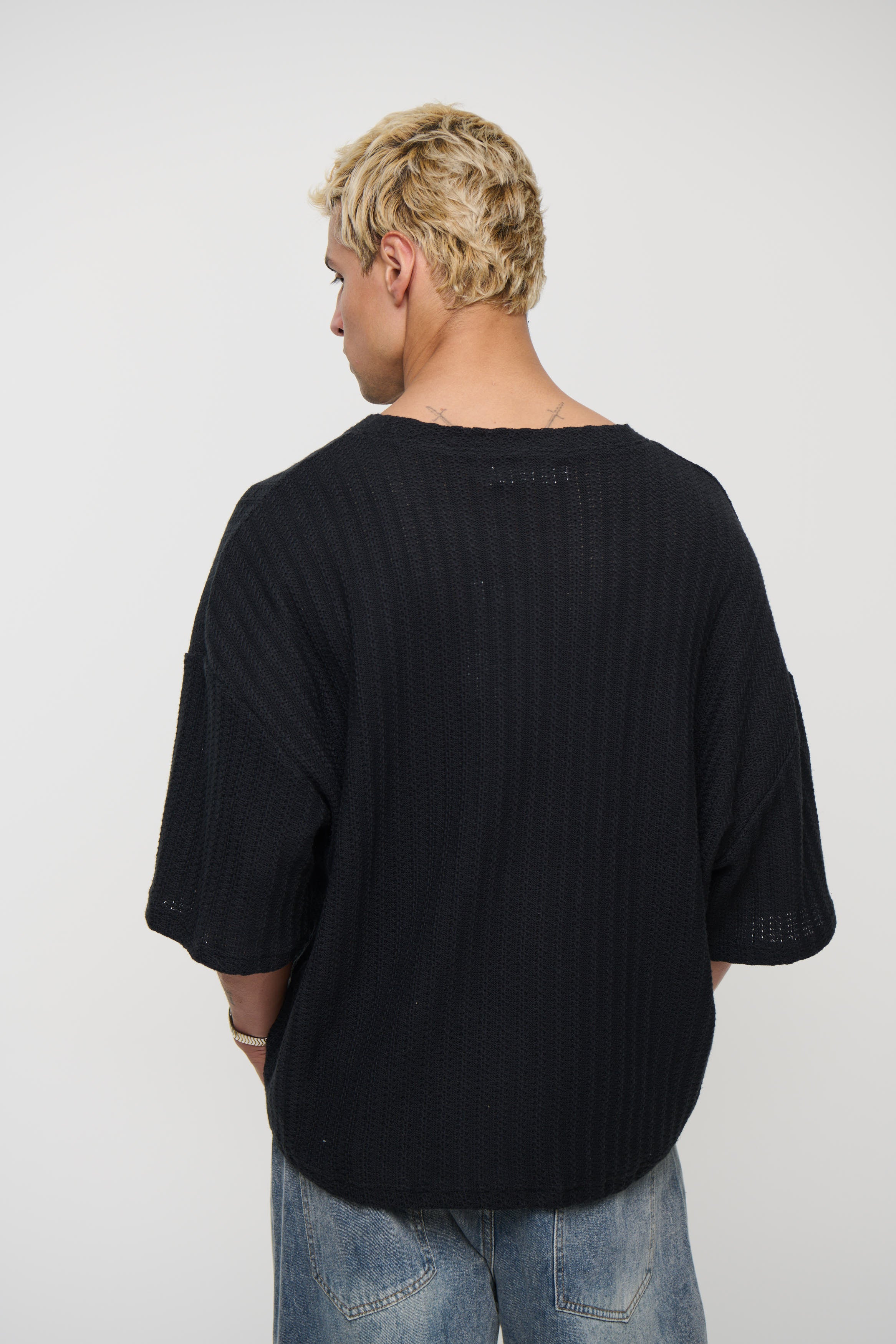 Vinnie Two Thread Stitch Tee Black