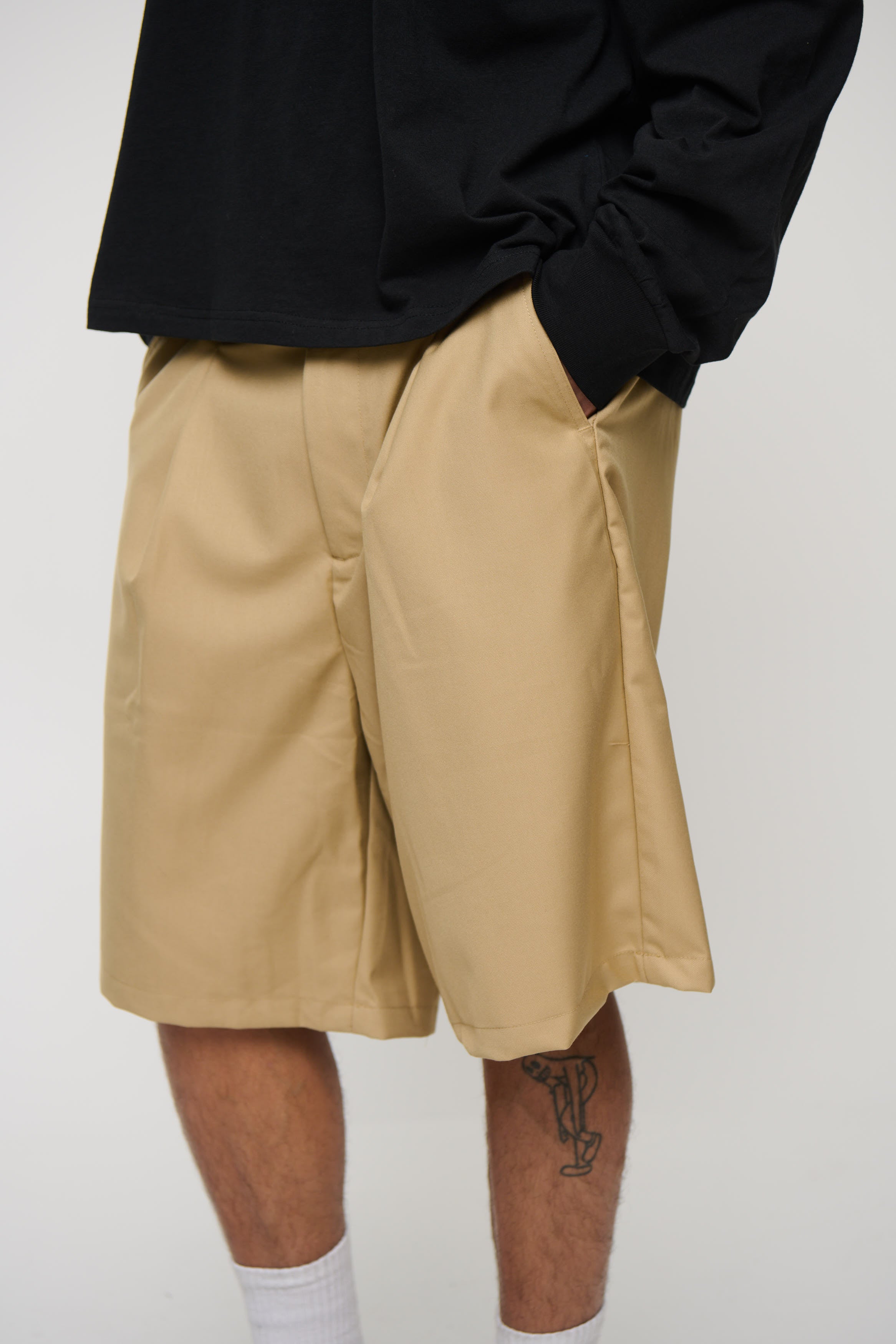 Dom Relaxed Short Sand