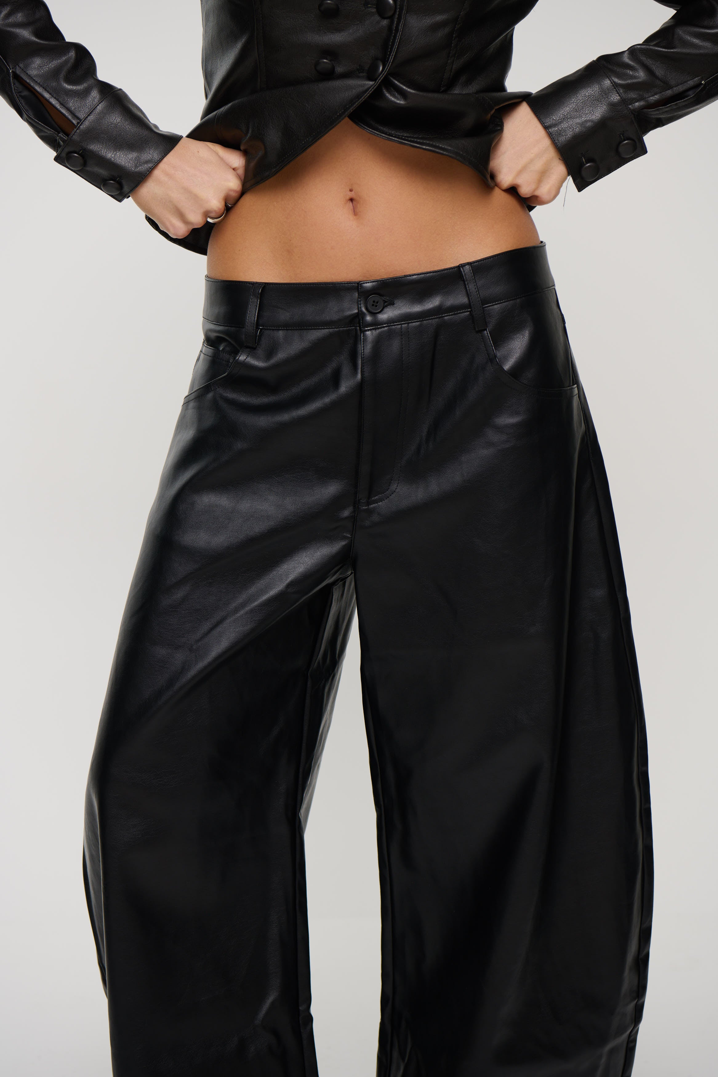 Horseshoe Cropped Jean Dusk