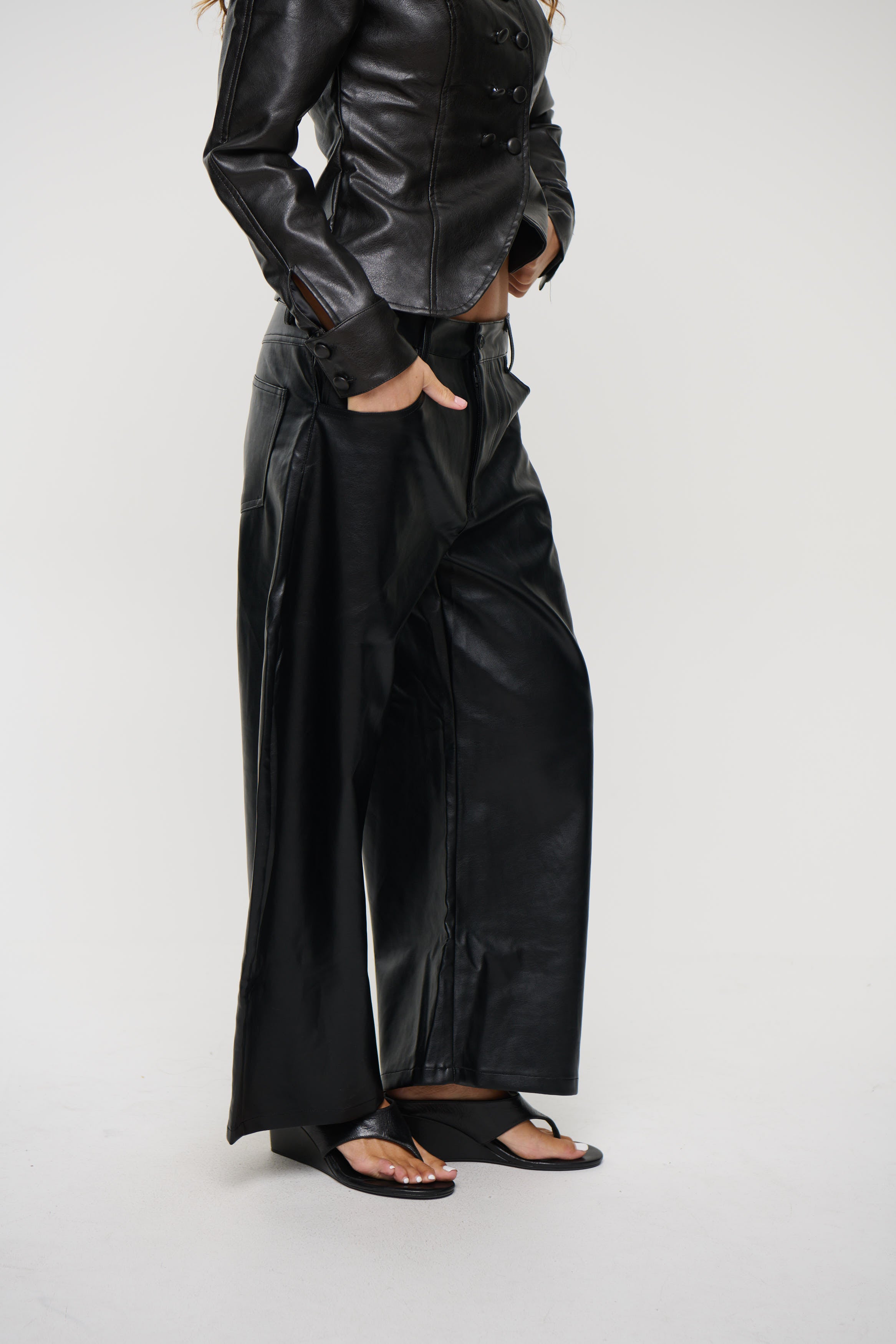 Horseshoe Cropped Jean Dusk