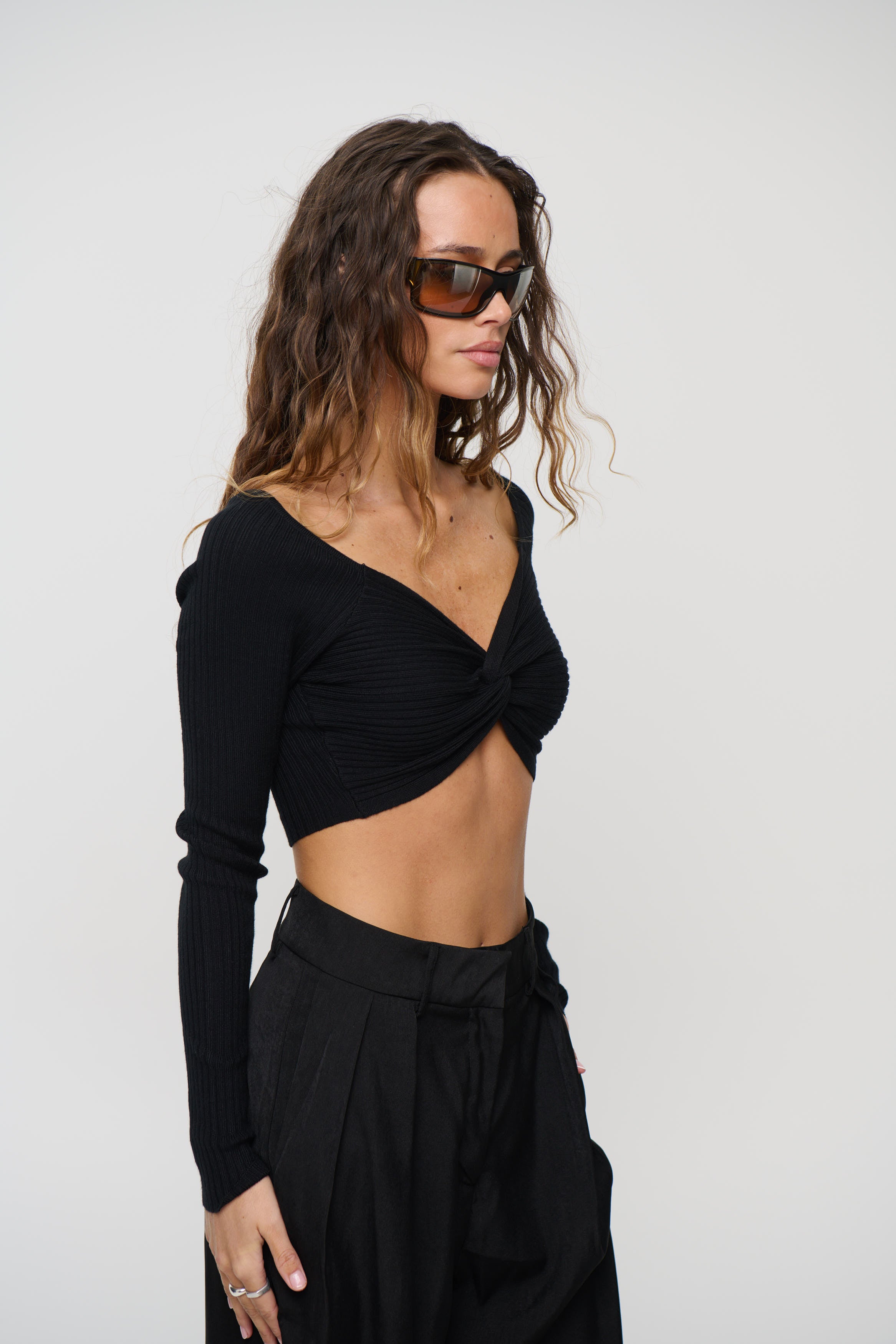 Ellie Long Sleeve Crop Black