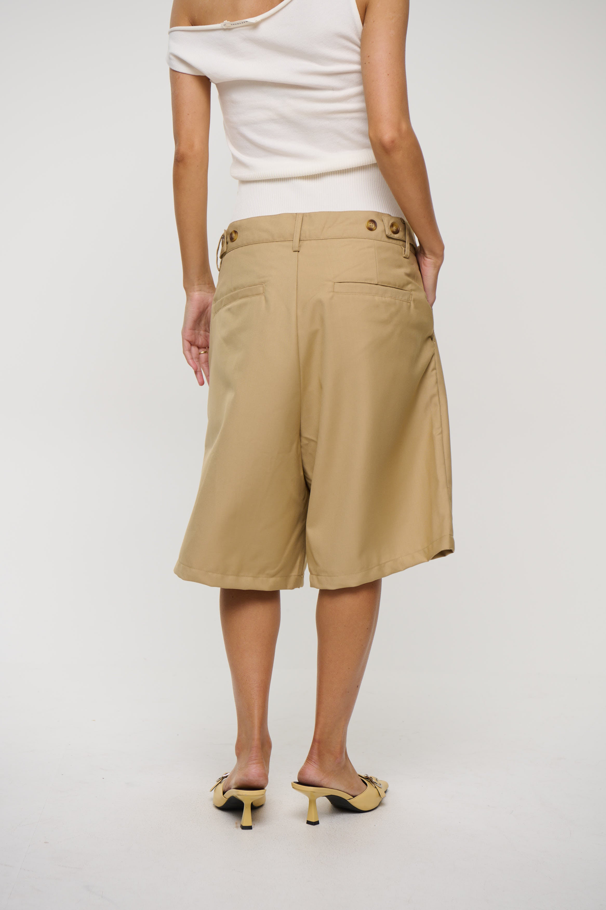 Unisex Dom Relaxed Short Sand