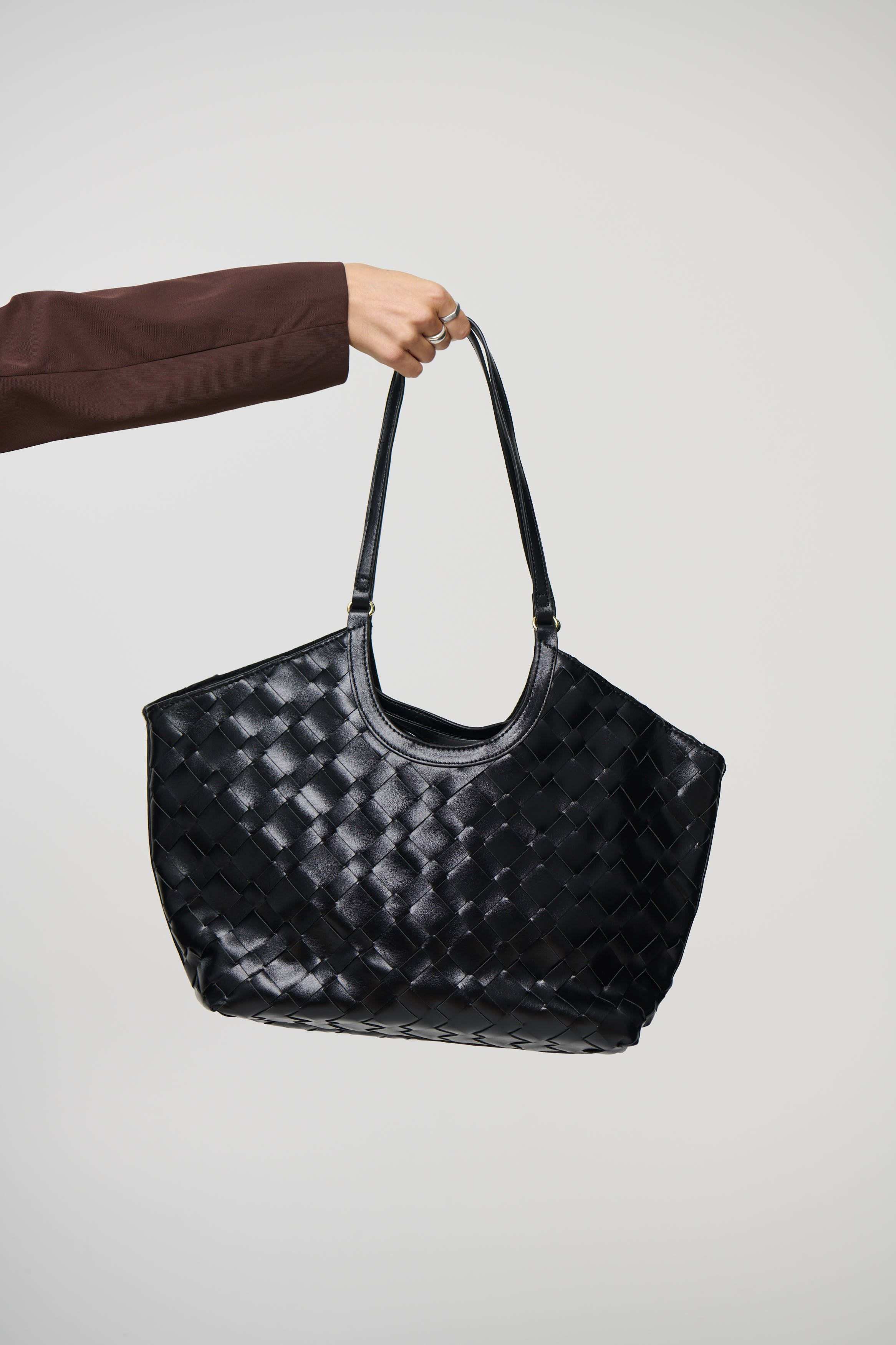 Nyah Woven Bag Black