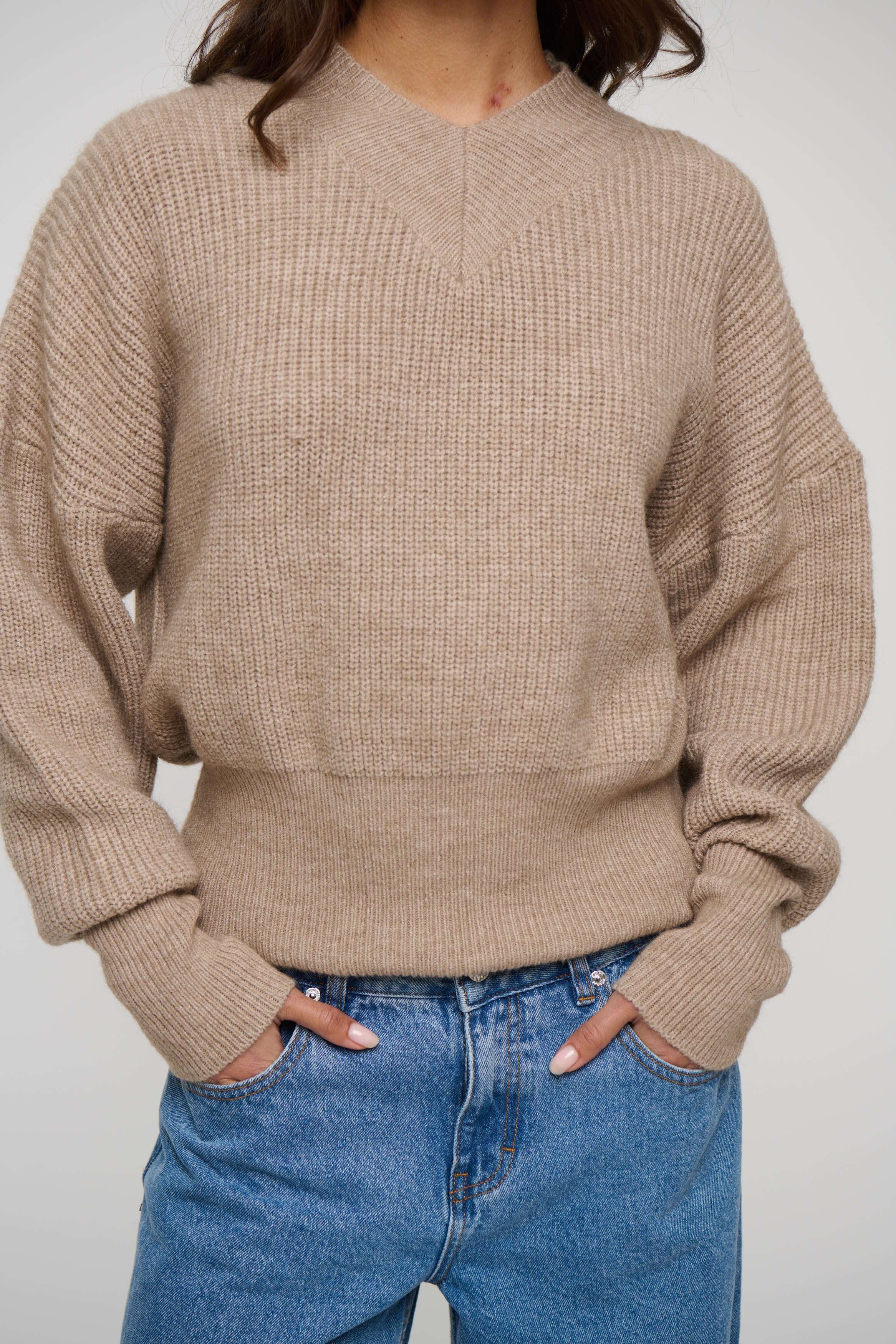 Delilah V Neck Oat