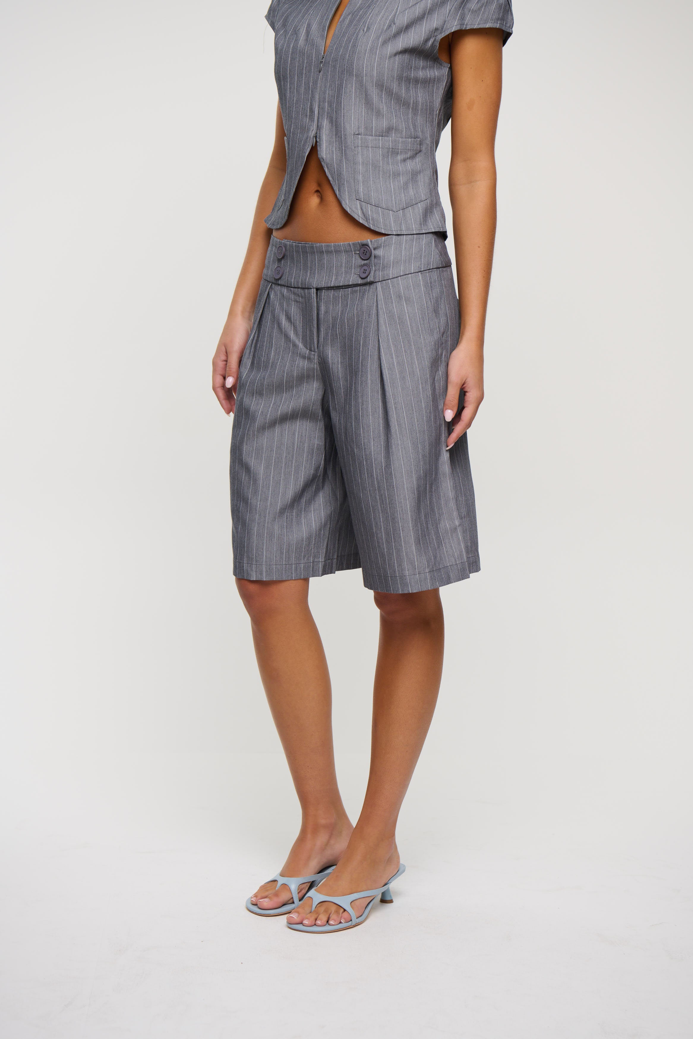 Izzy Bermuda Short Charcoal
