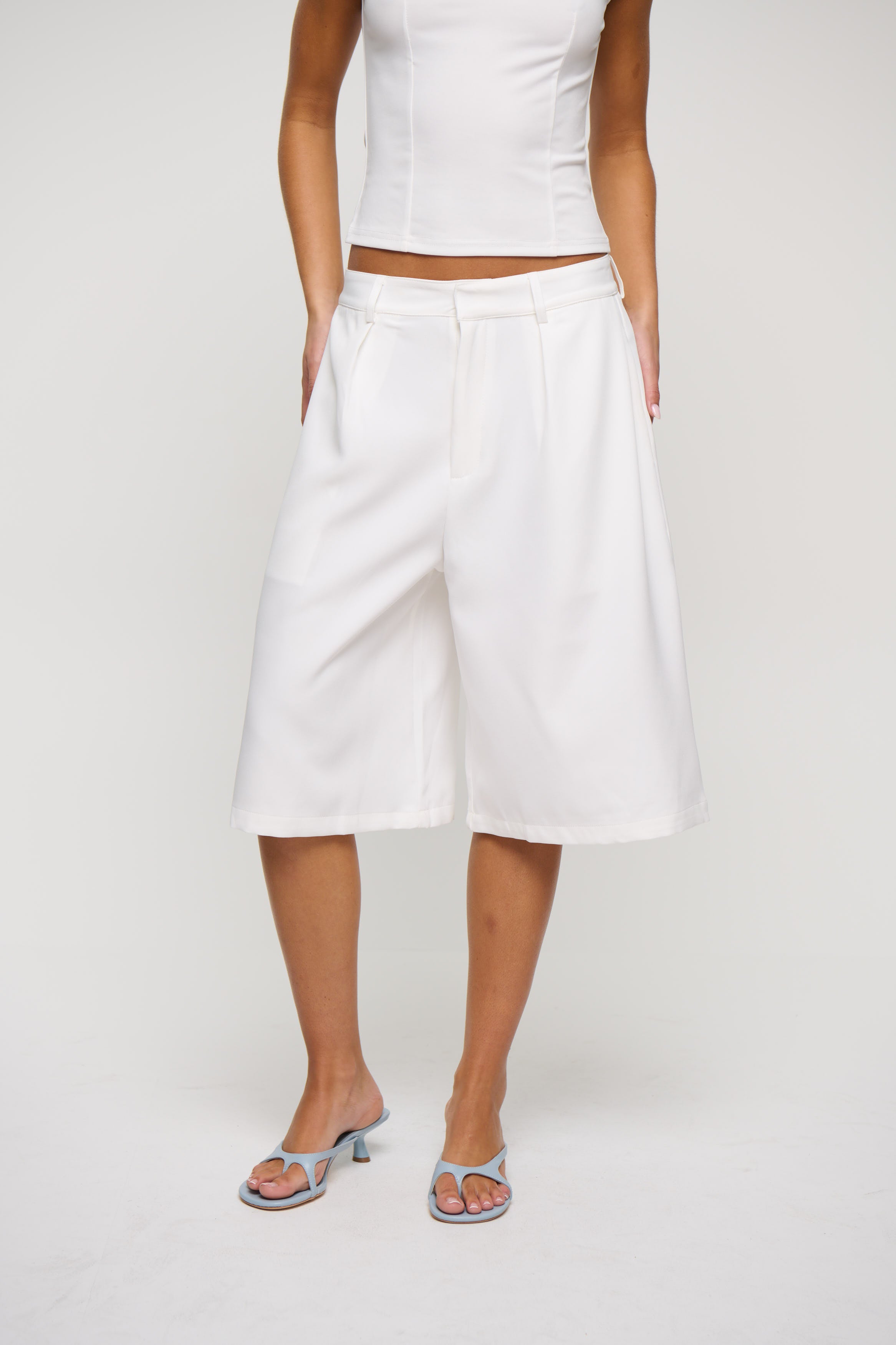 Roni Long Short White
