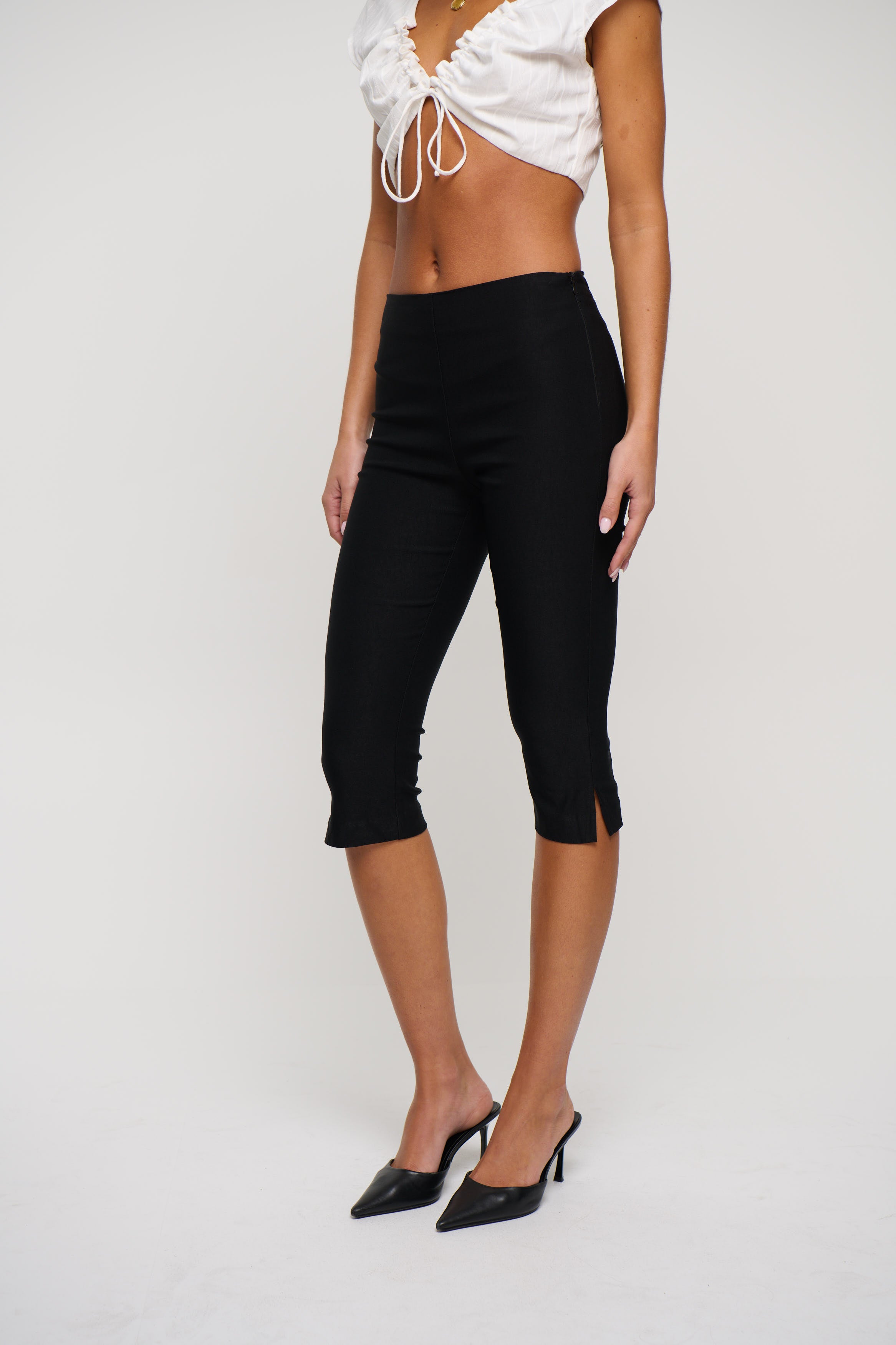 Brittany Capri Black