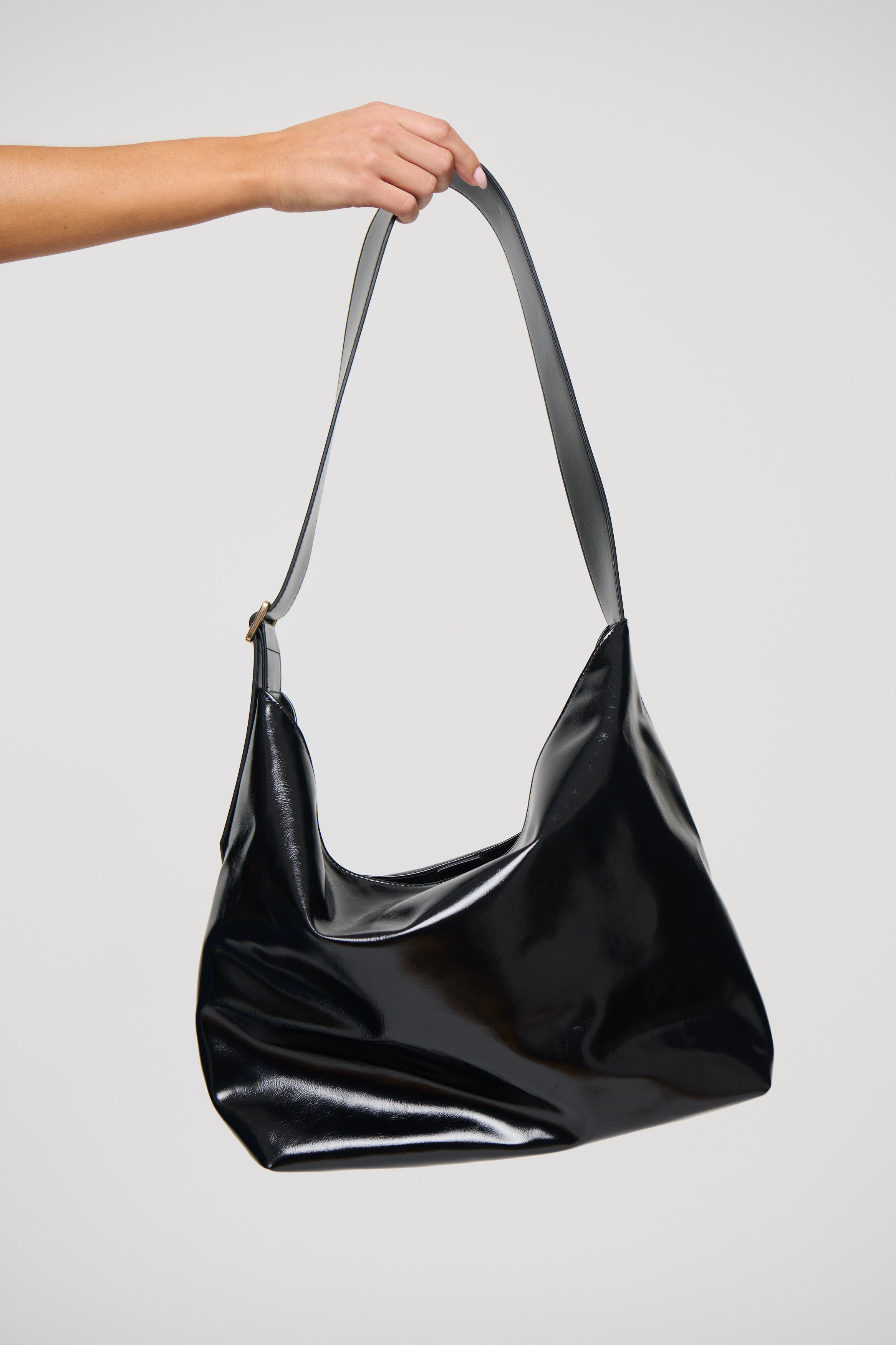 Sisa Shoulder Bag Black Crinkle