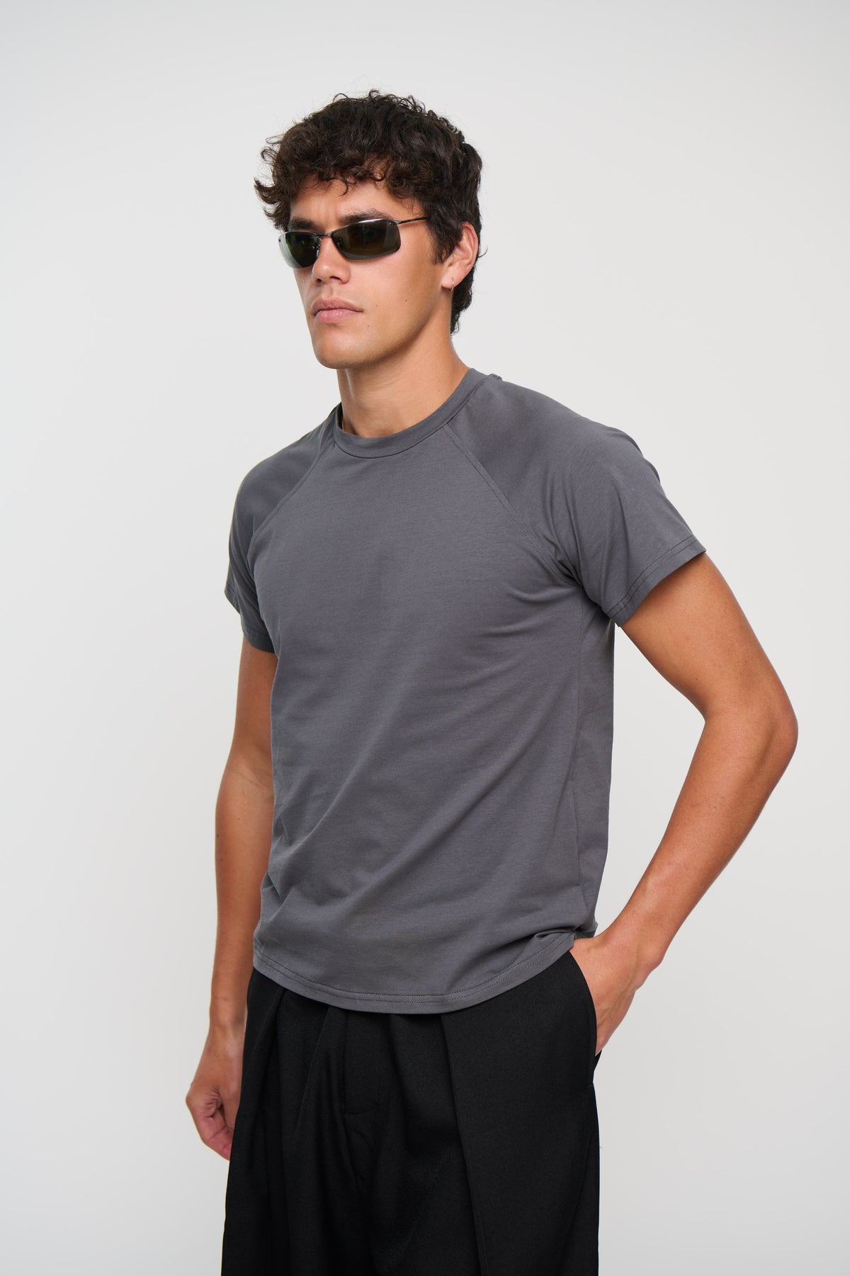 Raglan Fitted Tee Charcoal