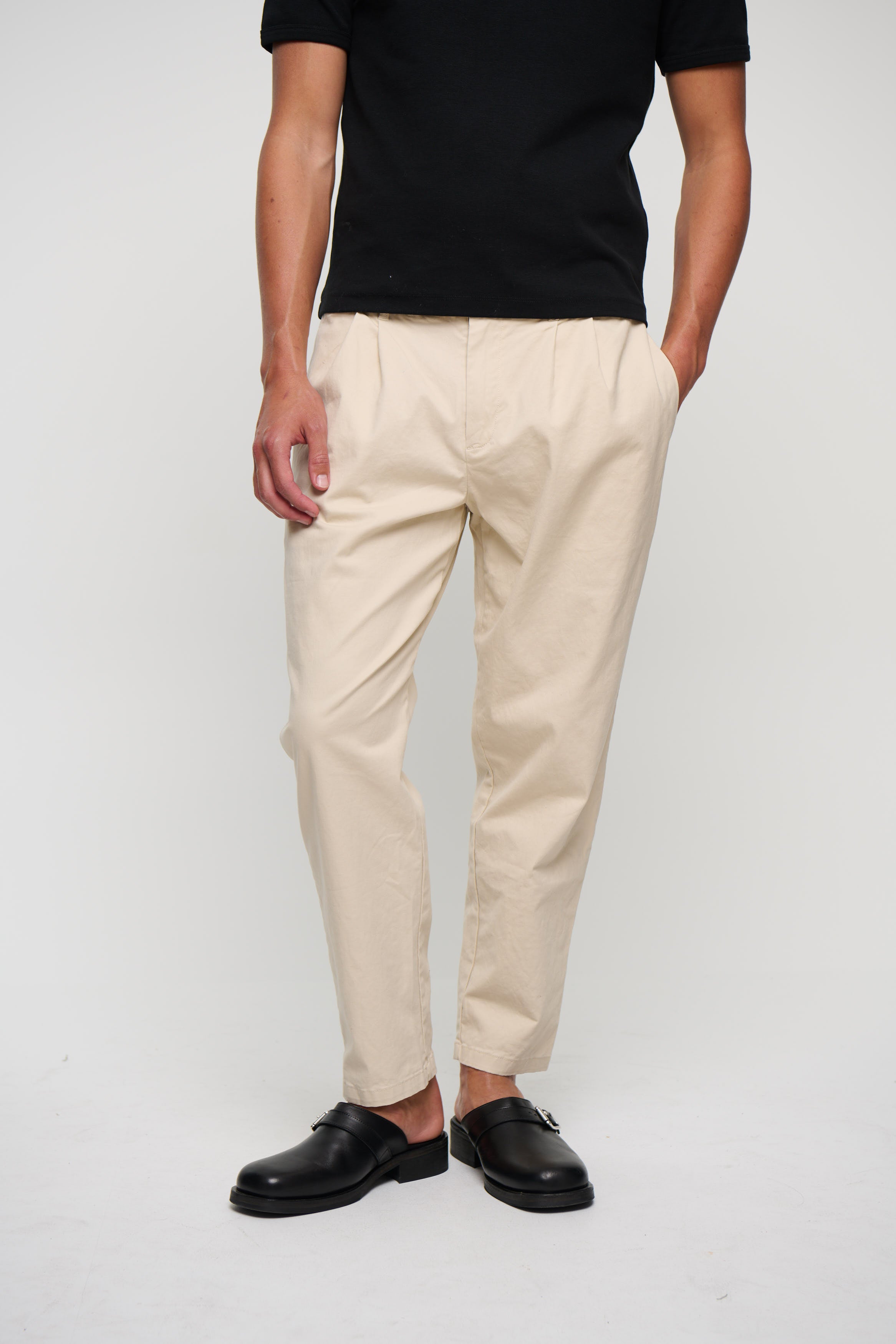 NTH Cropped Pleat Pant Ivory