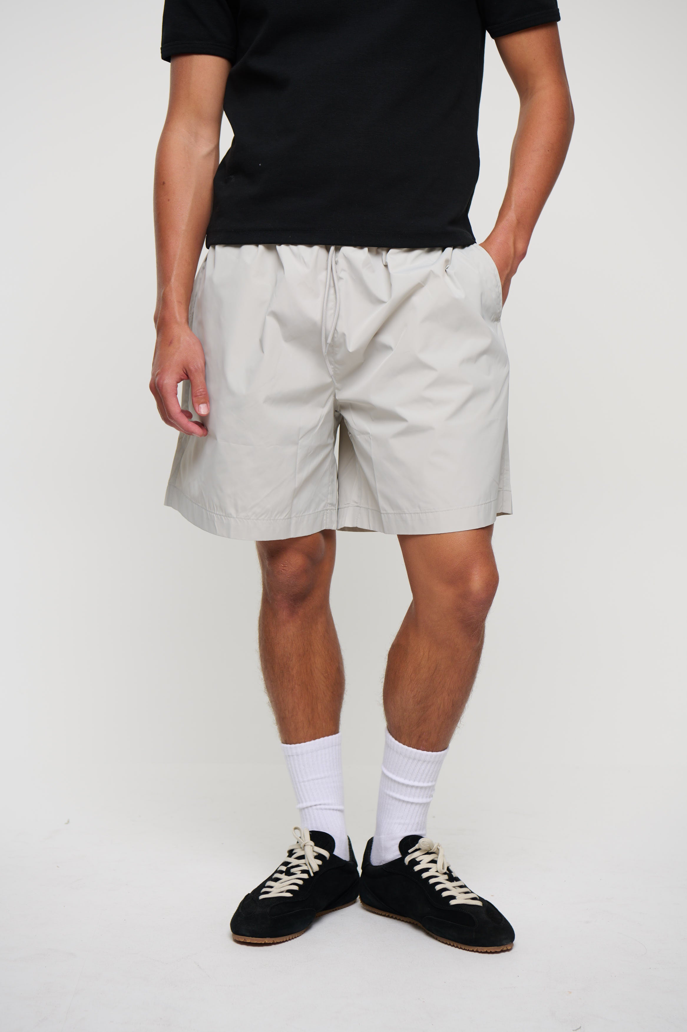 Pat Walk Short Light Grey