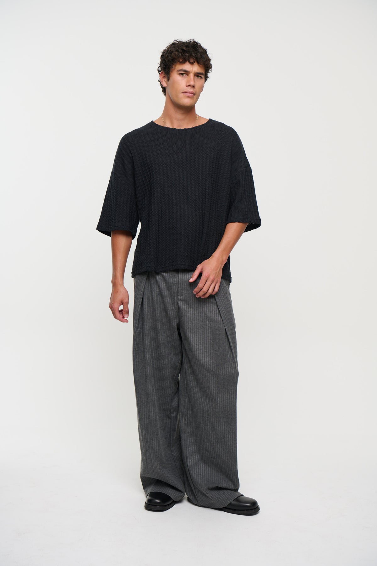 Vinnie Two Thread Stitch Tee Black
