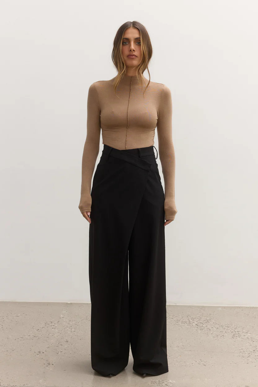 Anisa Turtle Neck Walnut
