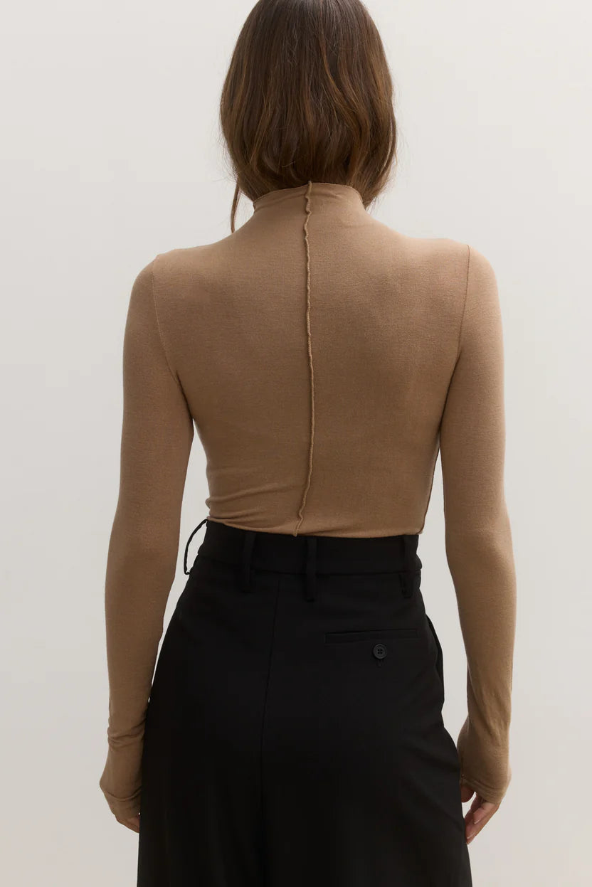 Anisa Turtle Neck Walnut