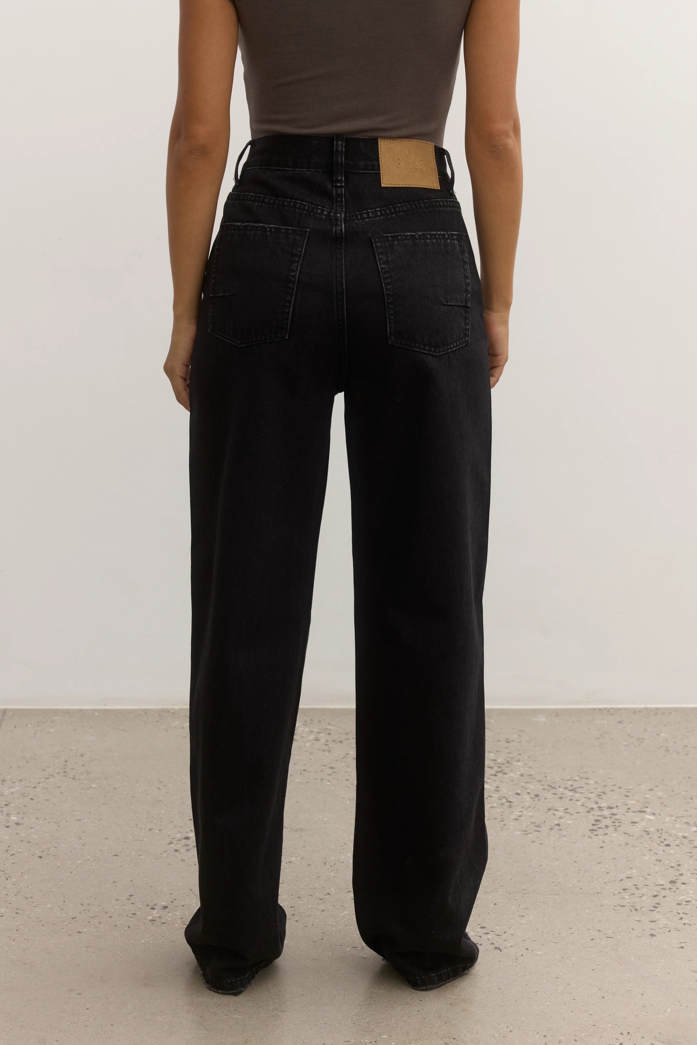 Vera Jean Backstage Black
