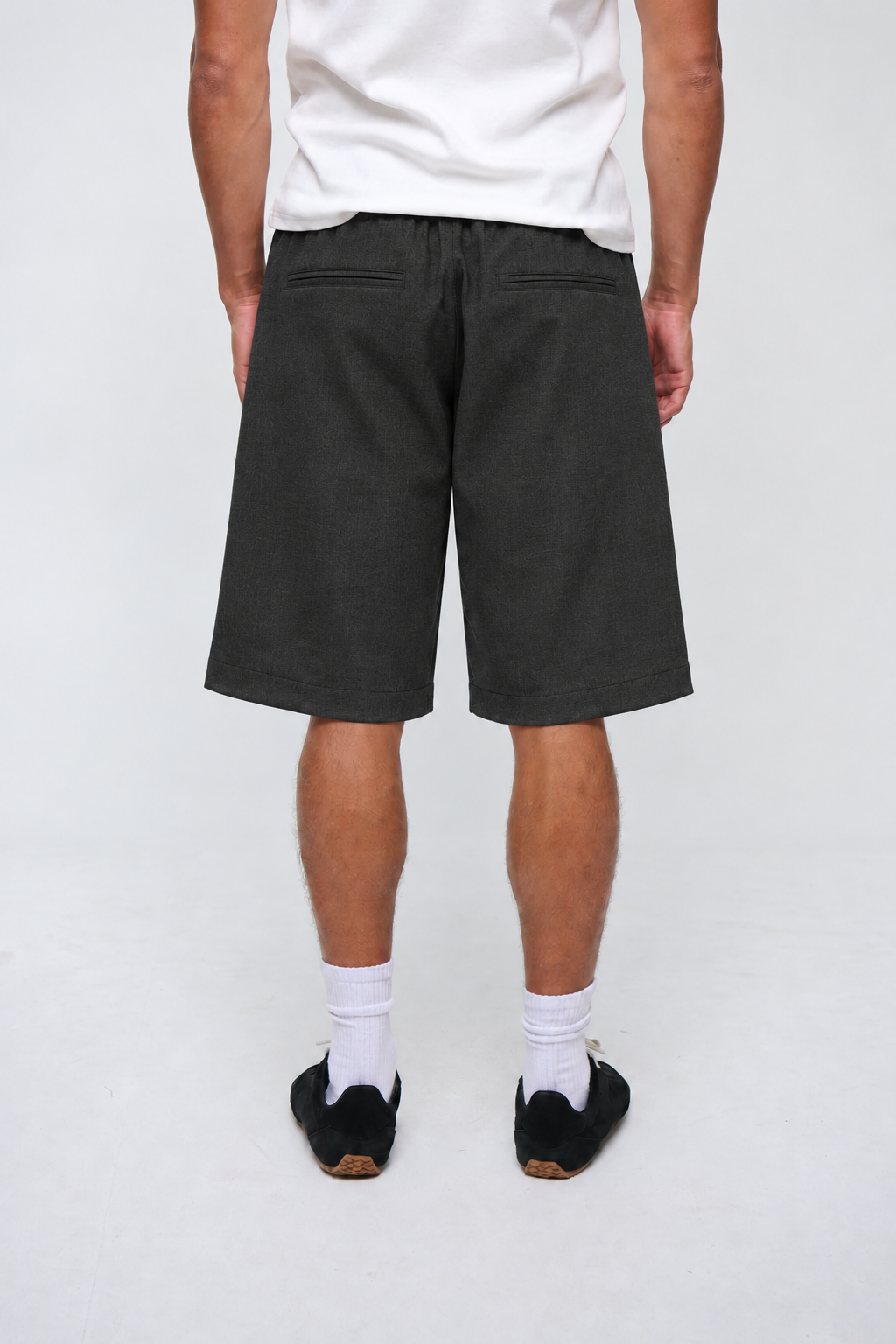 Shay Relaxed Pleat Short Dark Grey
