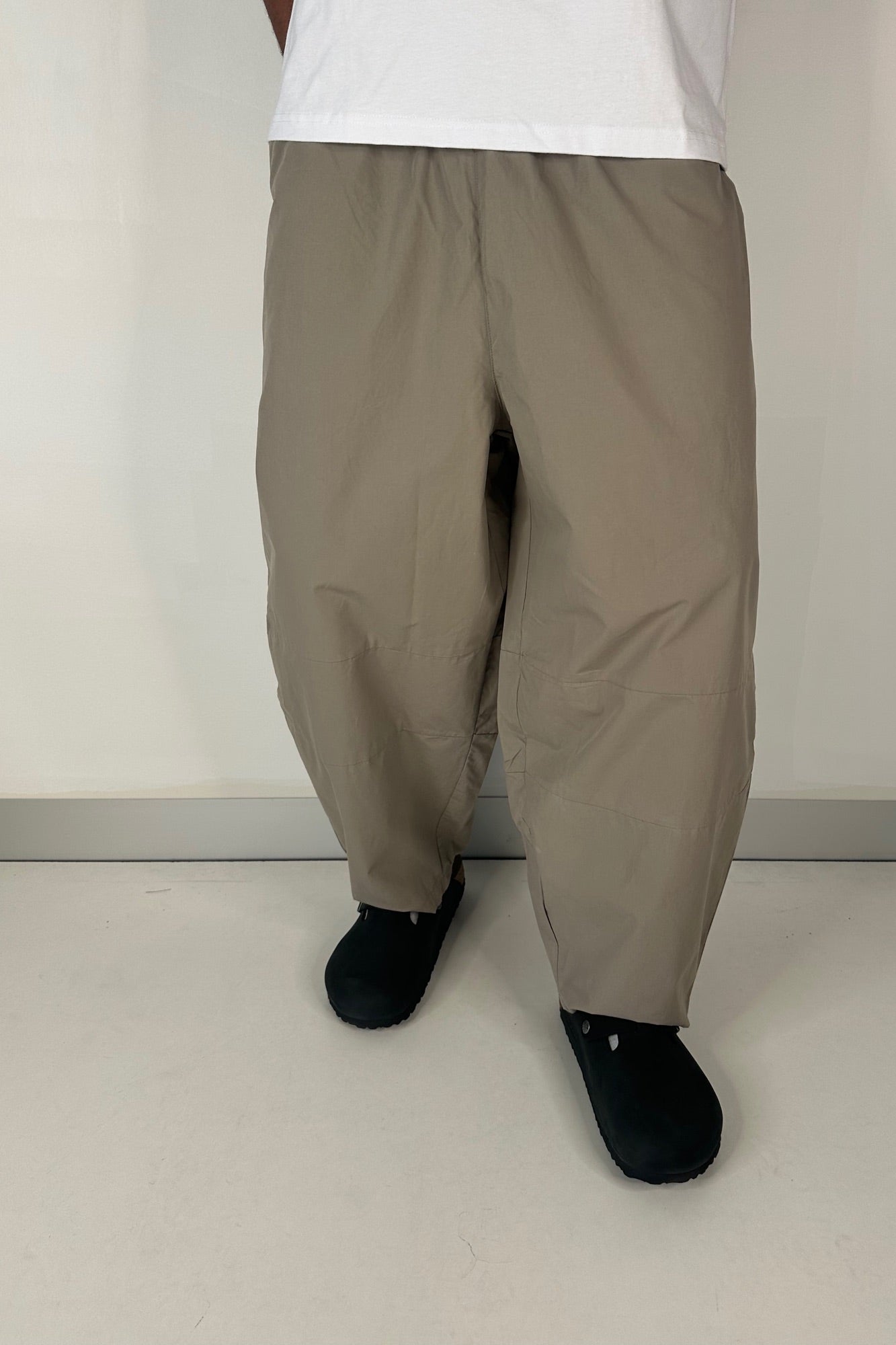 Julius Baggy Pant Khaki