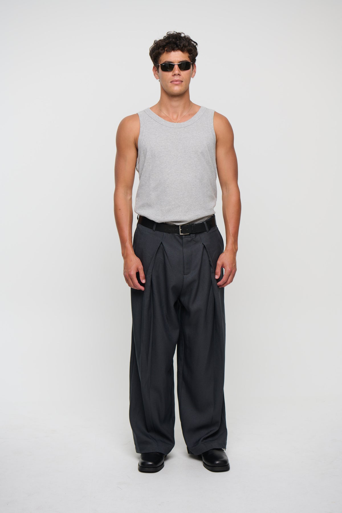 Josh Baggy Pant Dark Grey