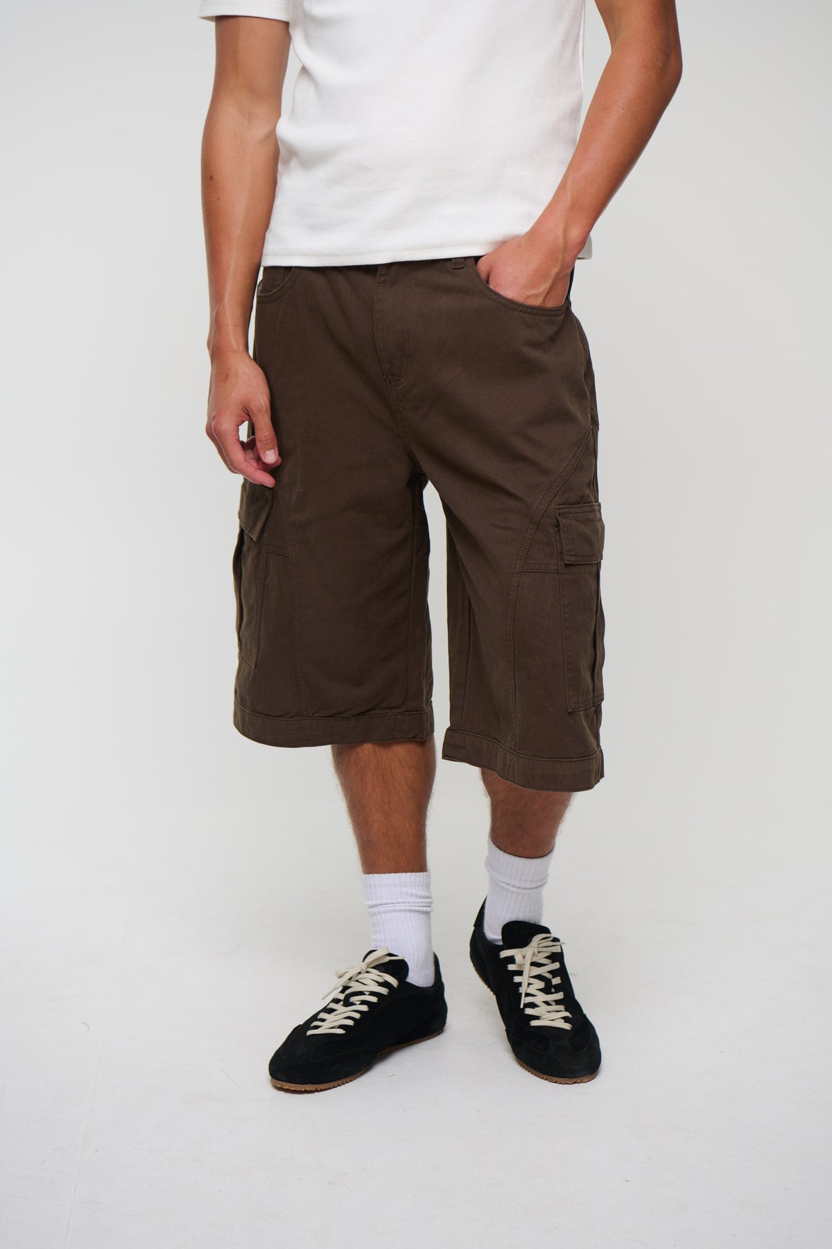Flynn Relaxed Cargo Short Choc