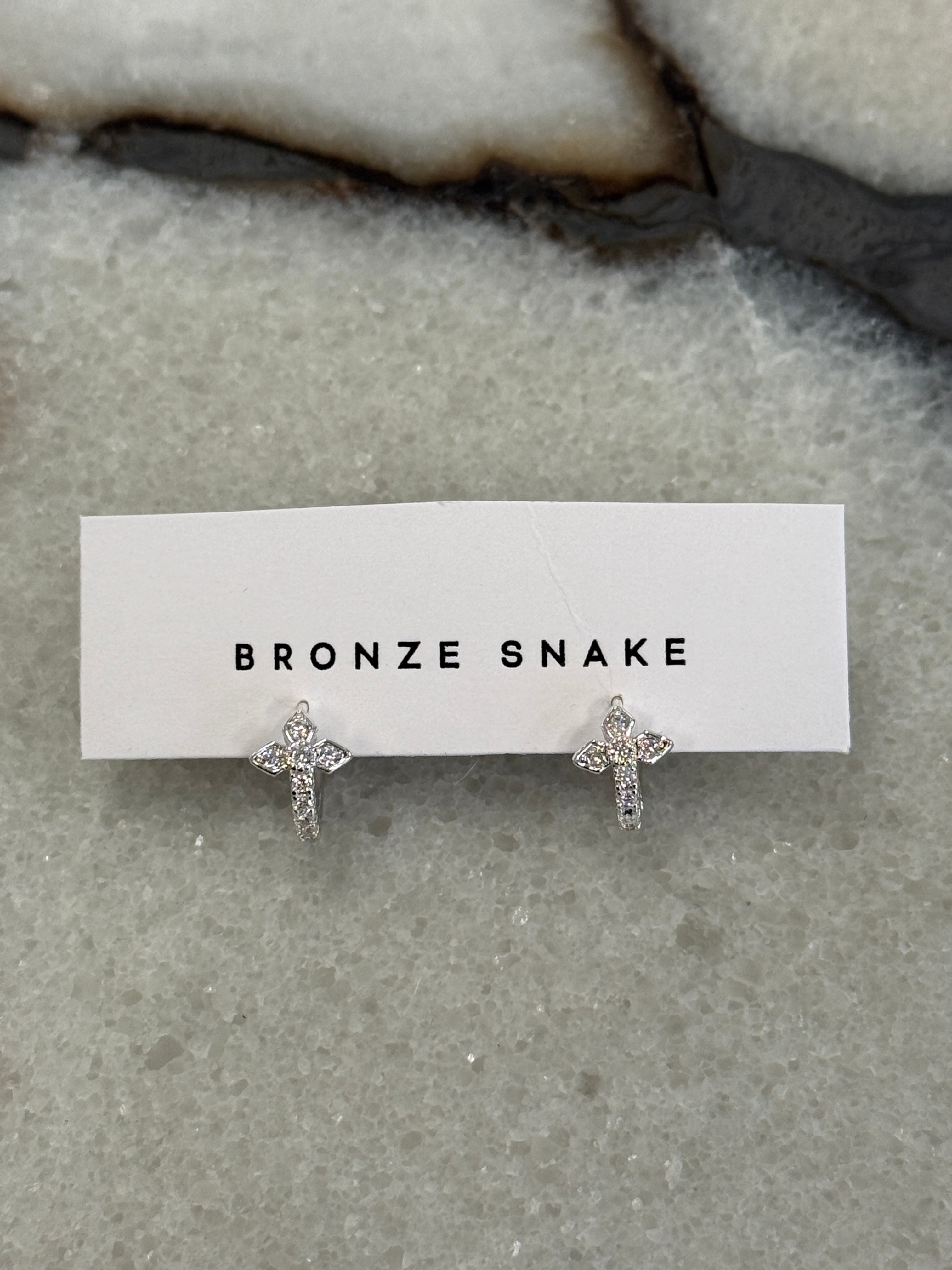 Petit Diamante Huggie Silver