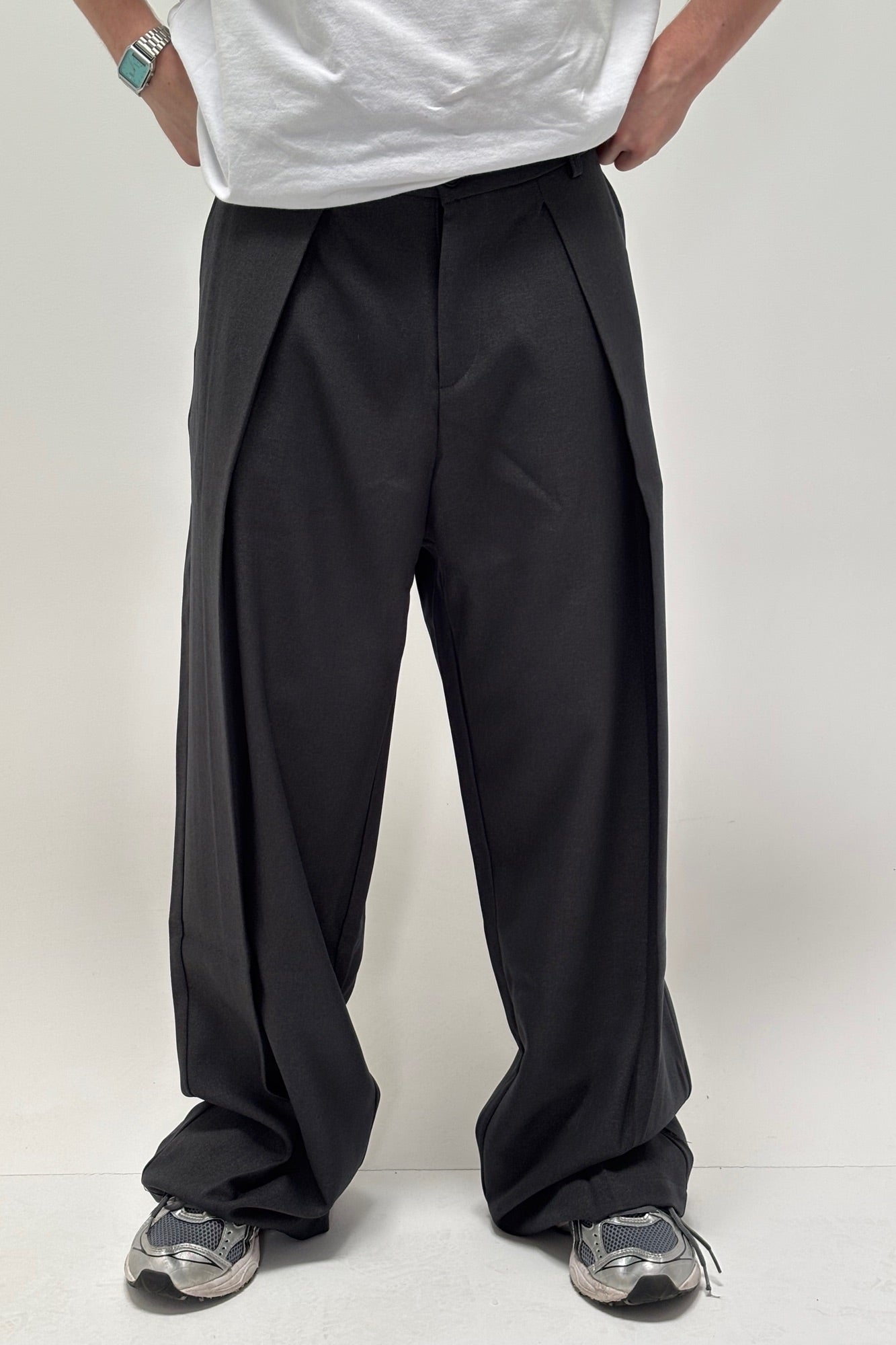 Josh Baggy Pant Dark Grey