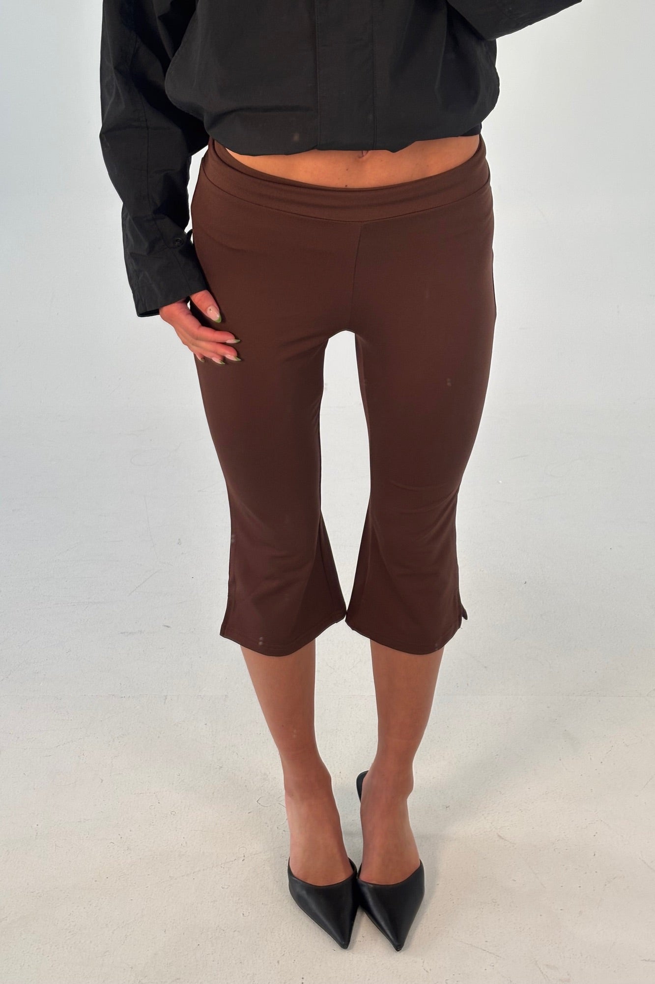 Winona Capri Chocolate