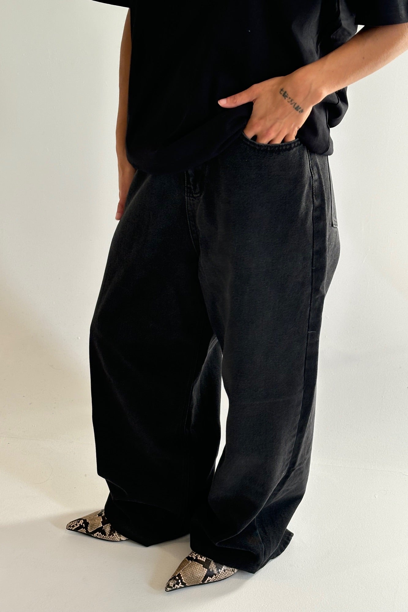 Sebastian Jean Washed Black