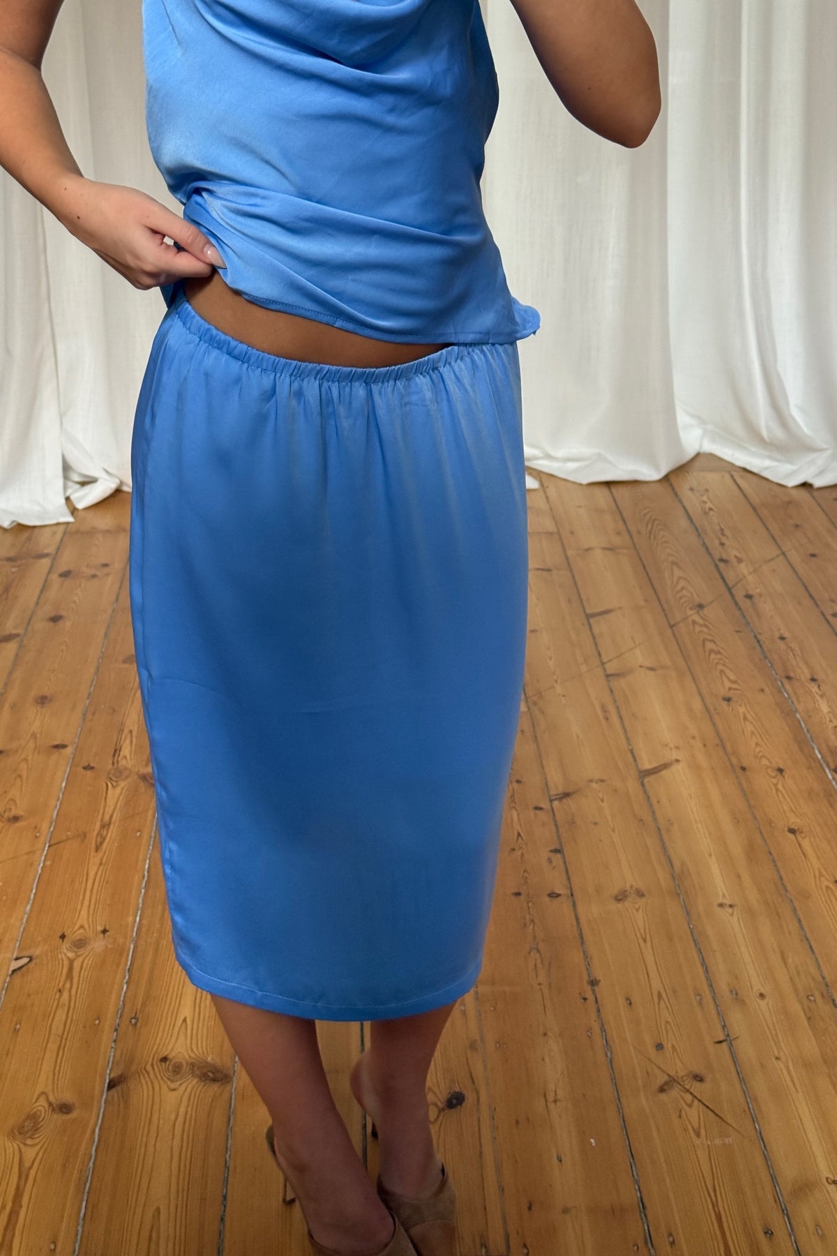 Ava Midi Skirt Sky