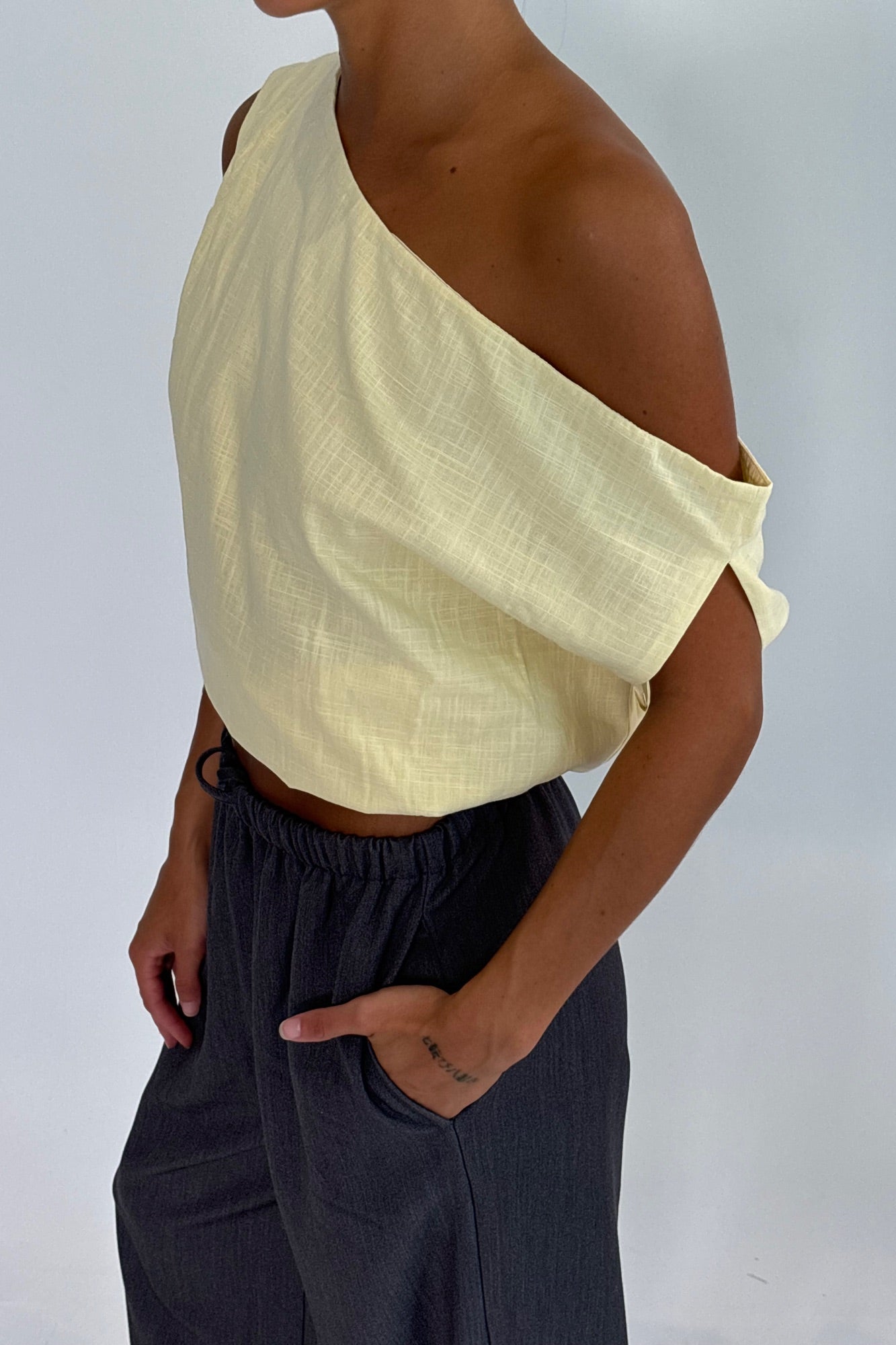 Dove Off The Shoulder Top Lemon