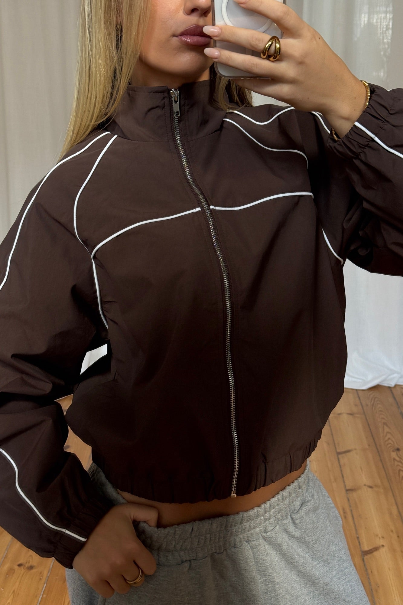 Bohdi Windbreaker Chocolate
