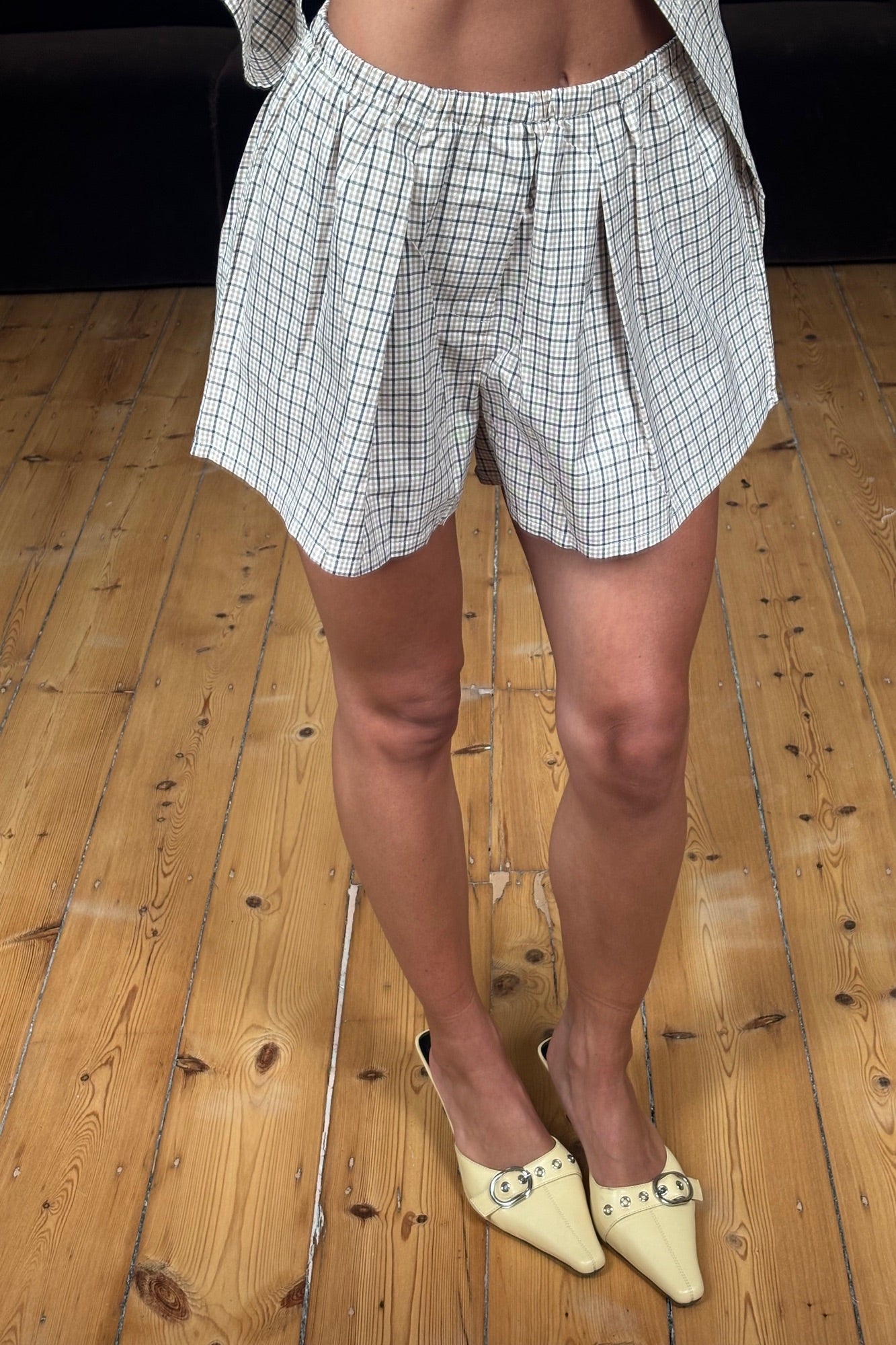 Emina Check Short Beige