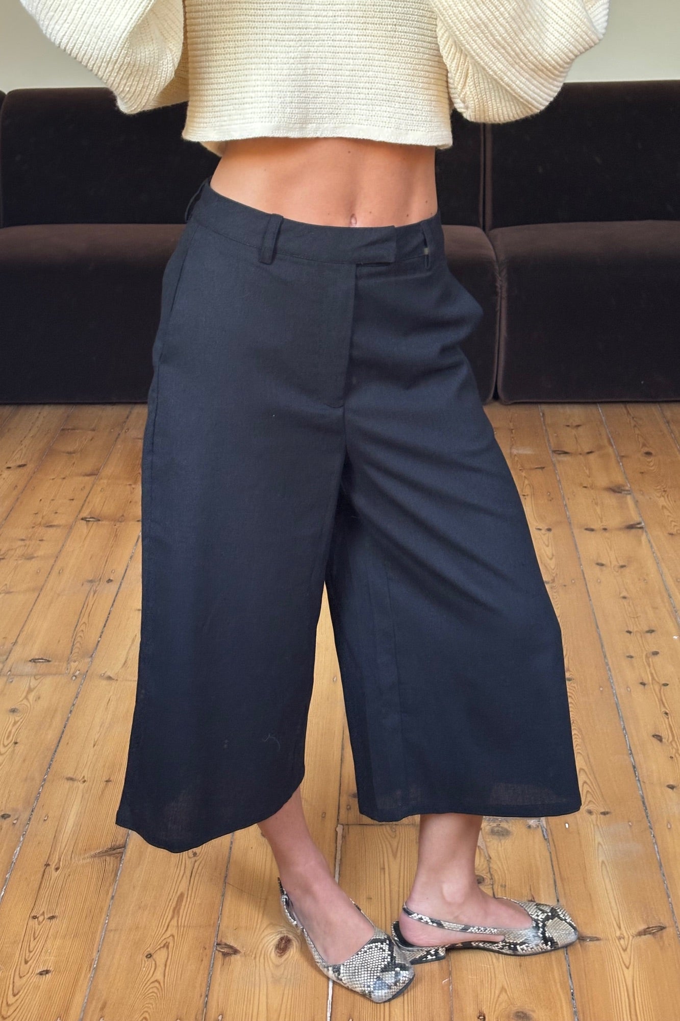 Esther Long Short Black