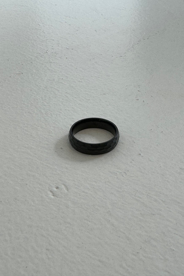 NTH Bold Faceted Ring Black