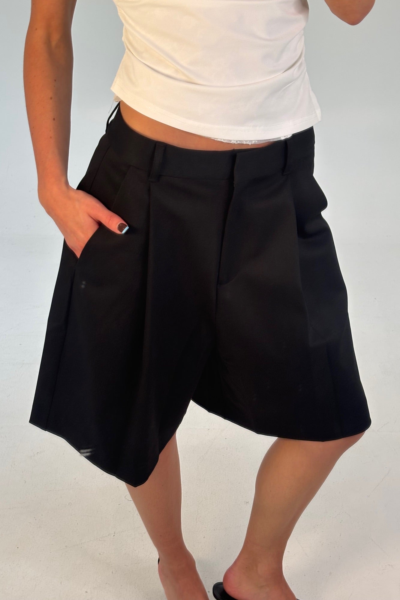 Mika Short Black