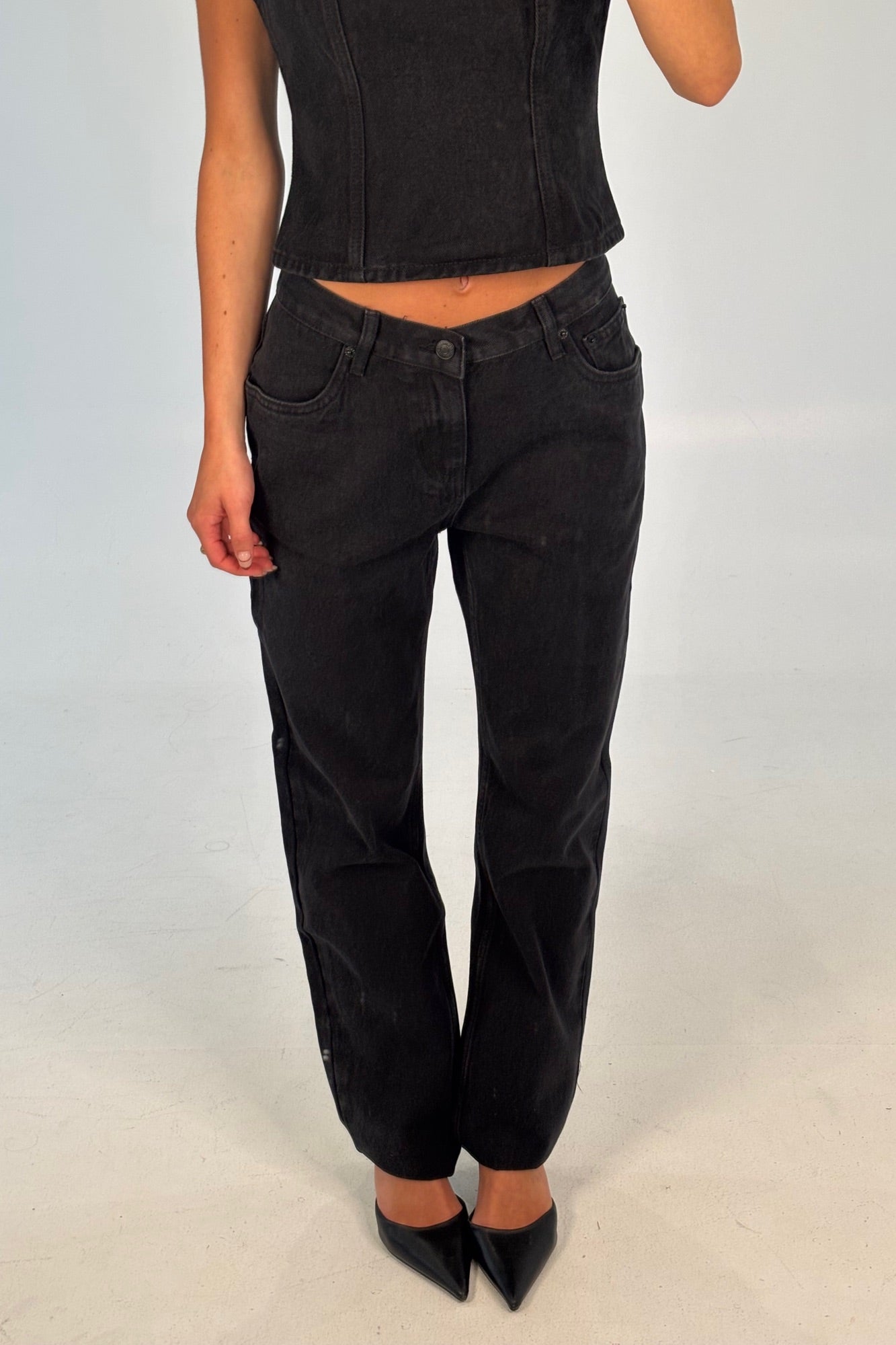 Julia Jean Backstage Black