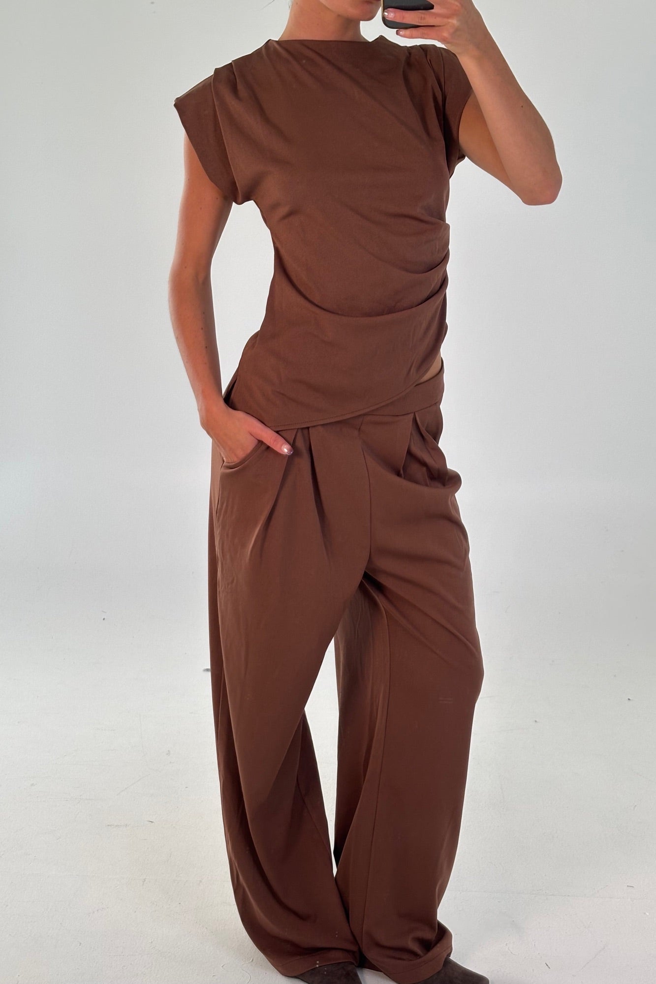 Sara Pant Chocolate