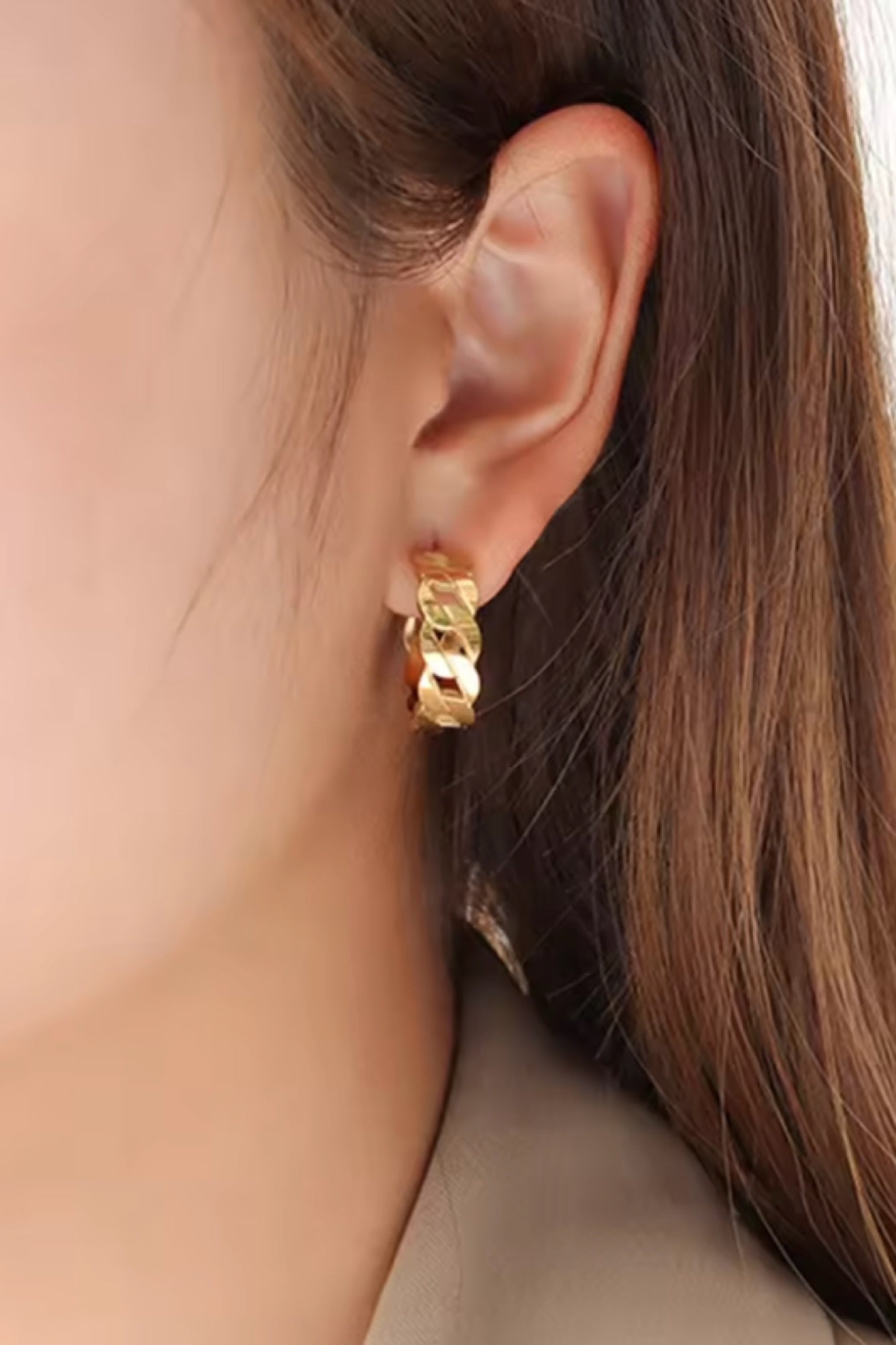 Eva Hoop Earring Gold