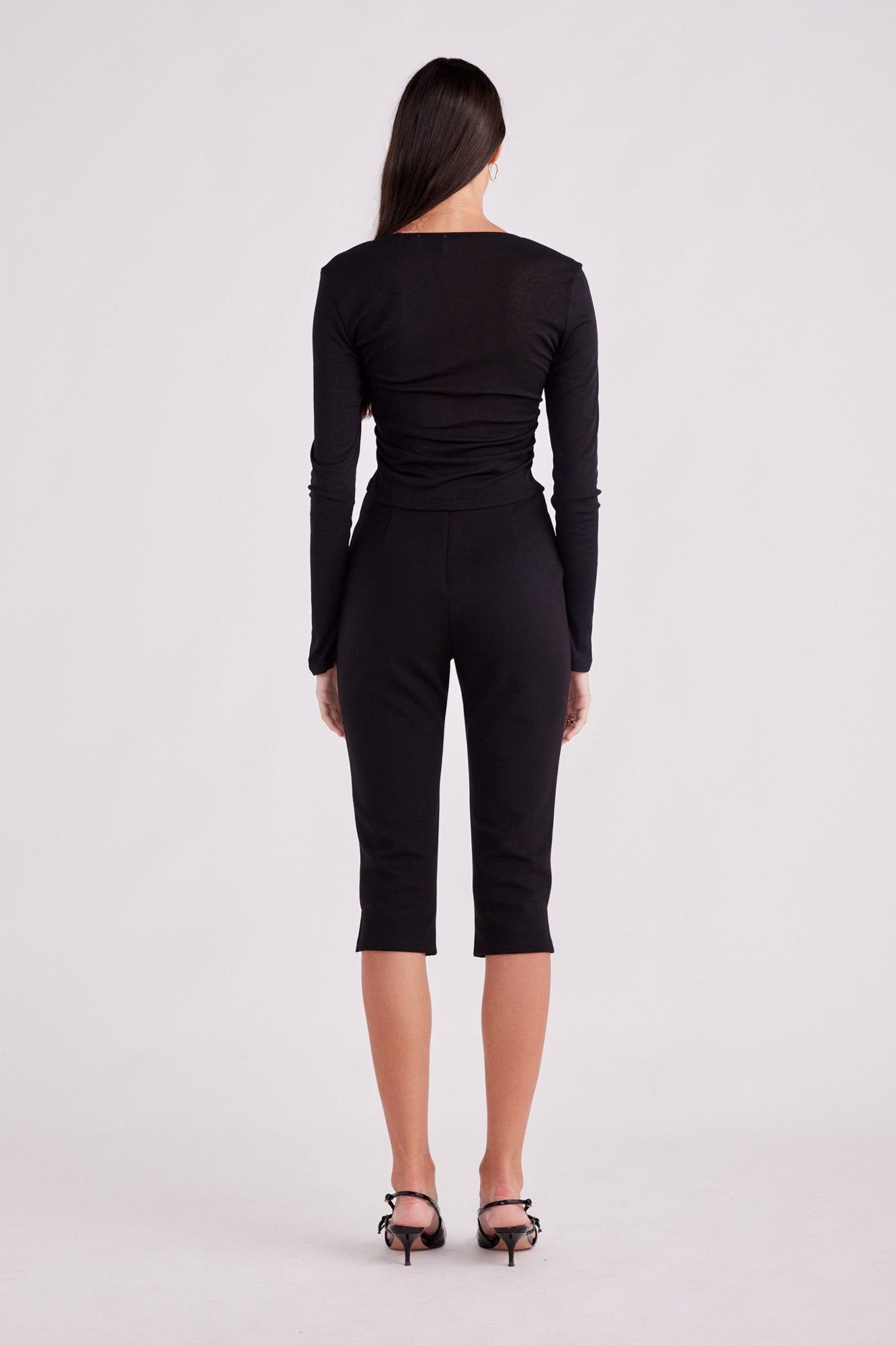 Olive Capri Black